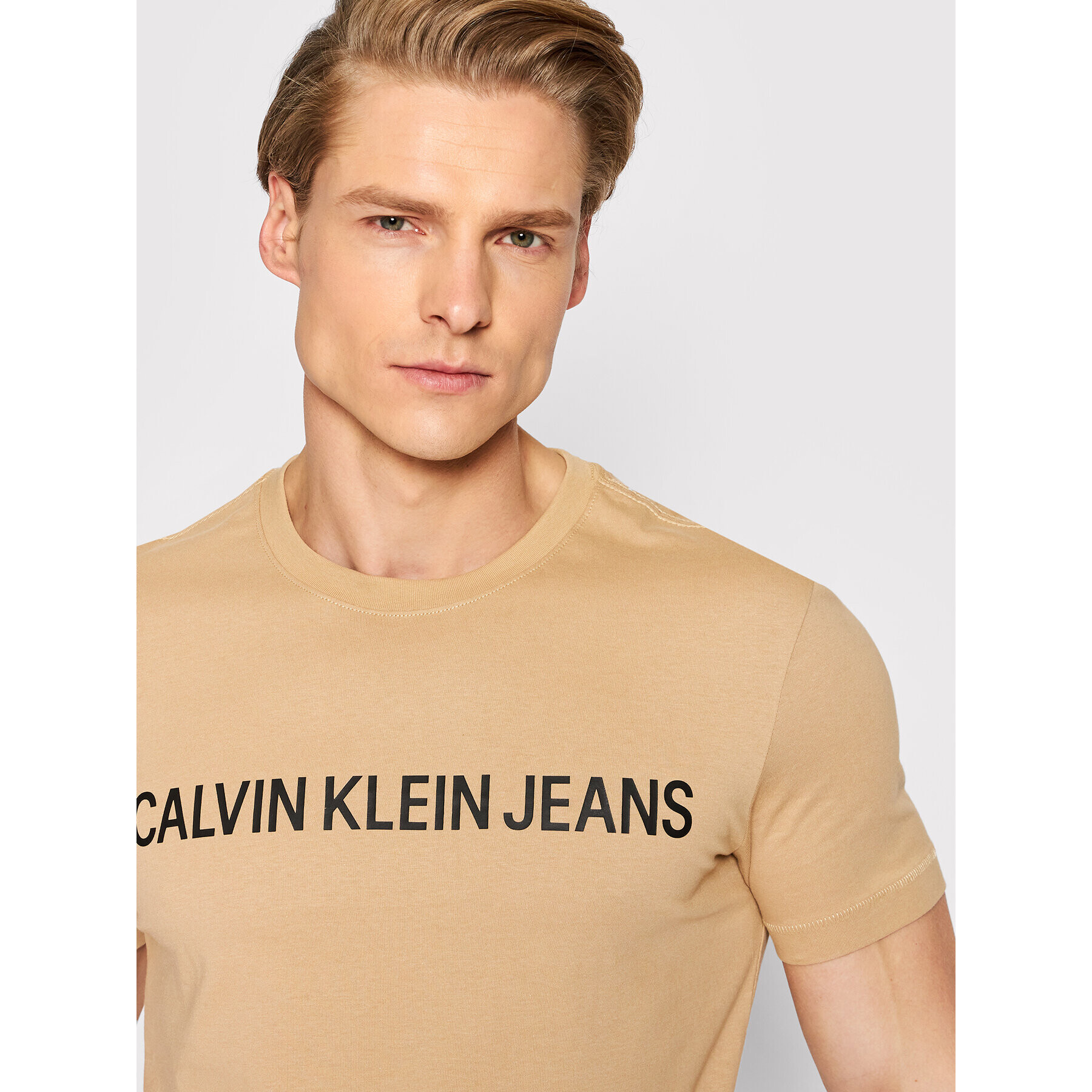 Calvin Klein Jeans Тишърт J30J307856 Бежов Regular Fit - Pepit.bg