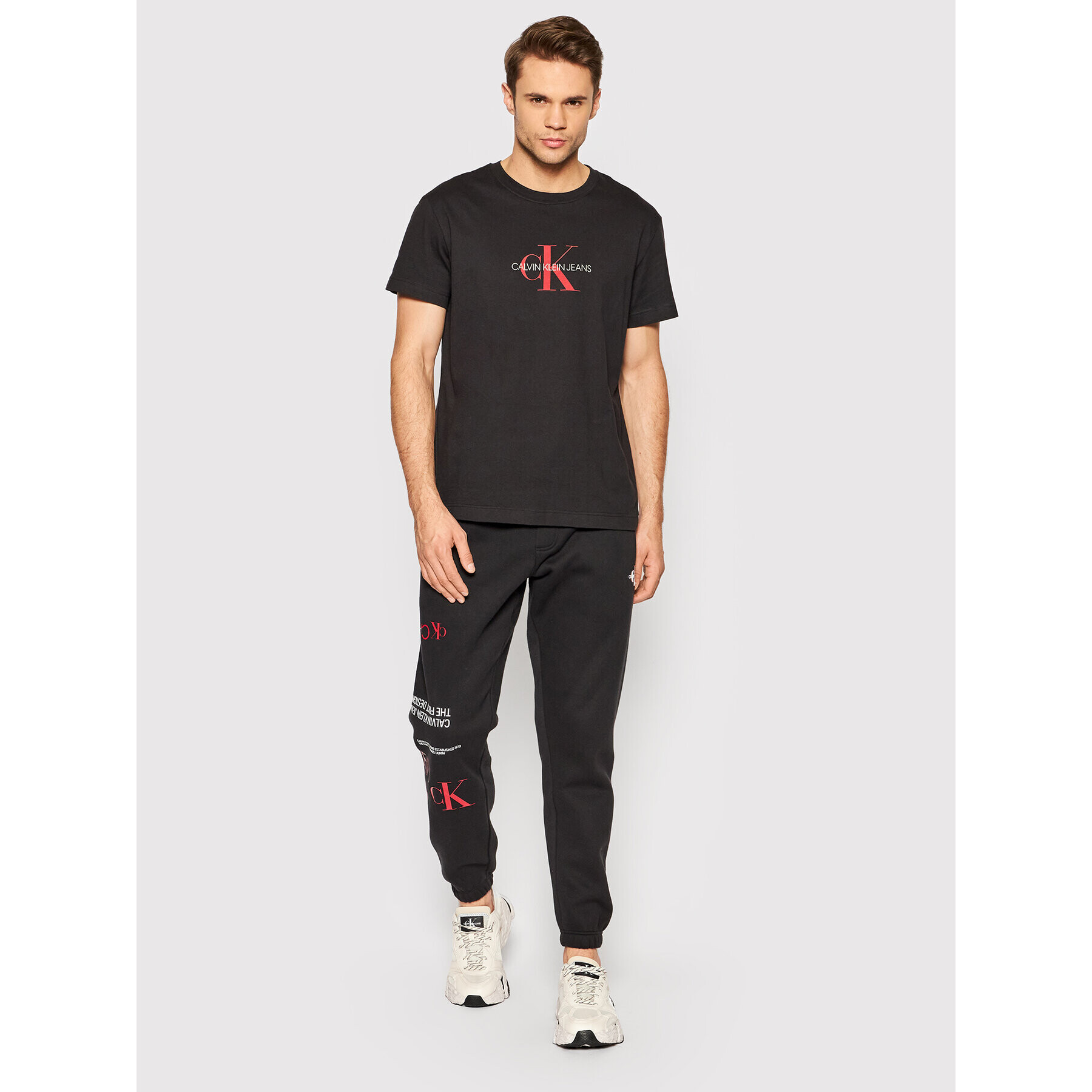 Calvin Klein Jeans Тишърт J30J318691 Черен Regular Fit - Pepit.bg