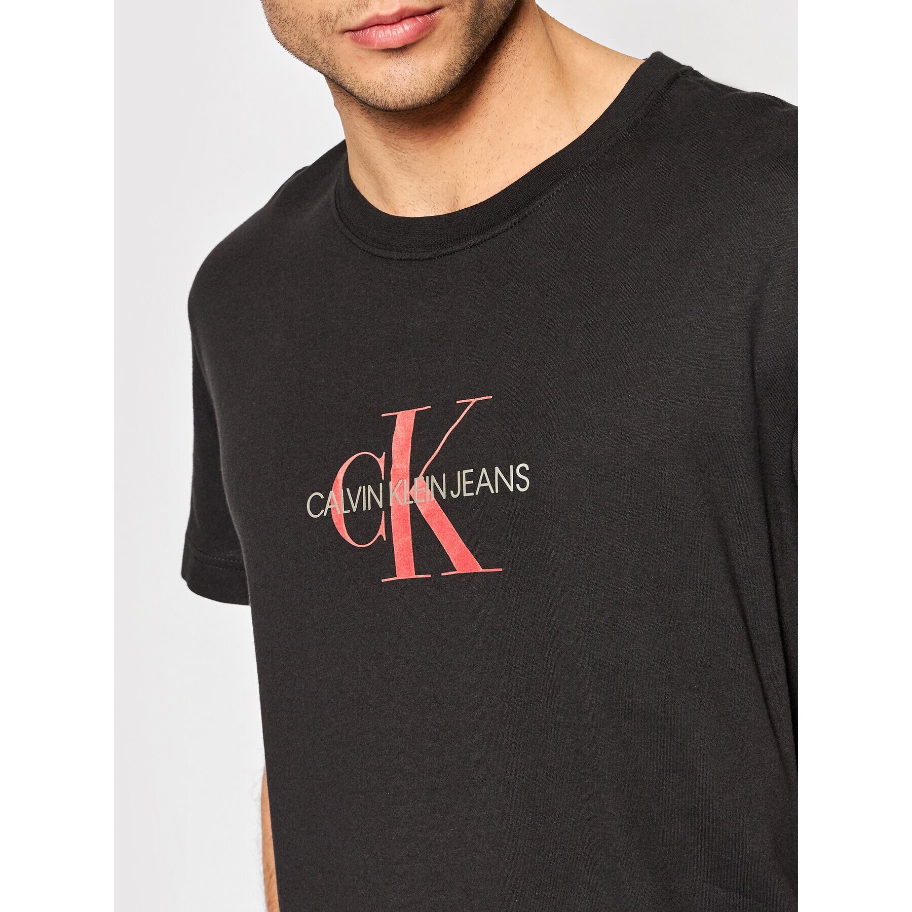 Calvin Klein Jeans Тишърт J30J318691 Черен Regular Fit - Pepit.bg
