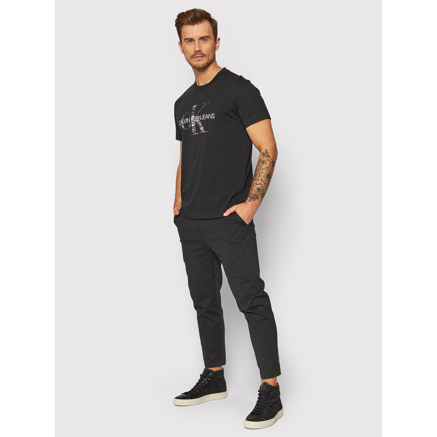 Calvin Klein Jeans Тишърт J30J318723 Черен Regular Fit - Pepit.bg