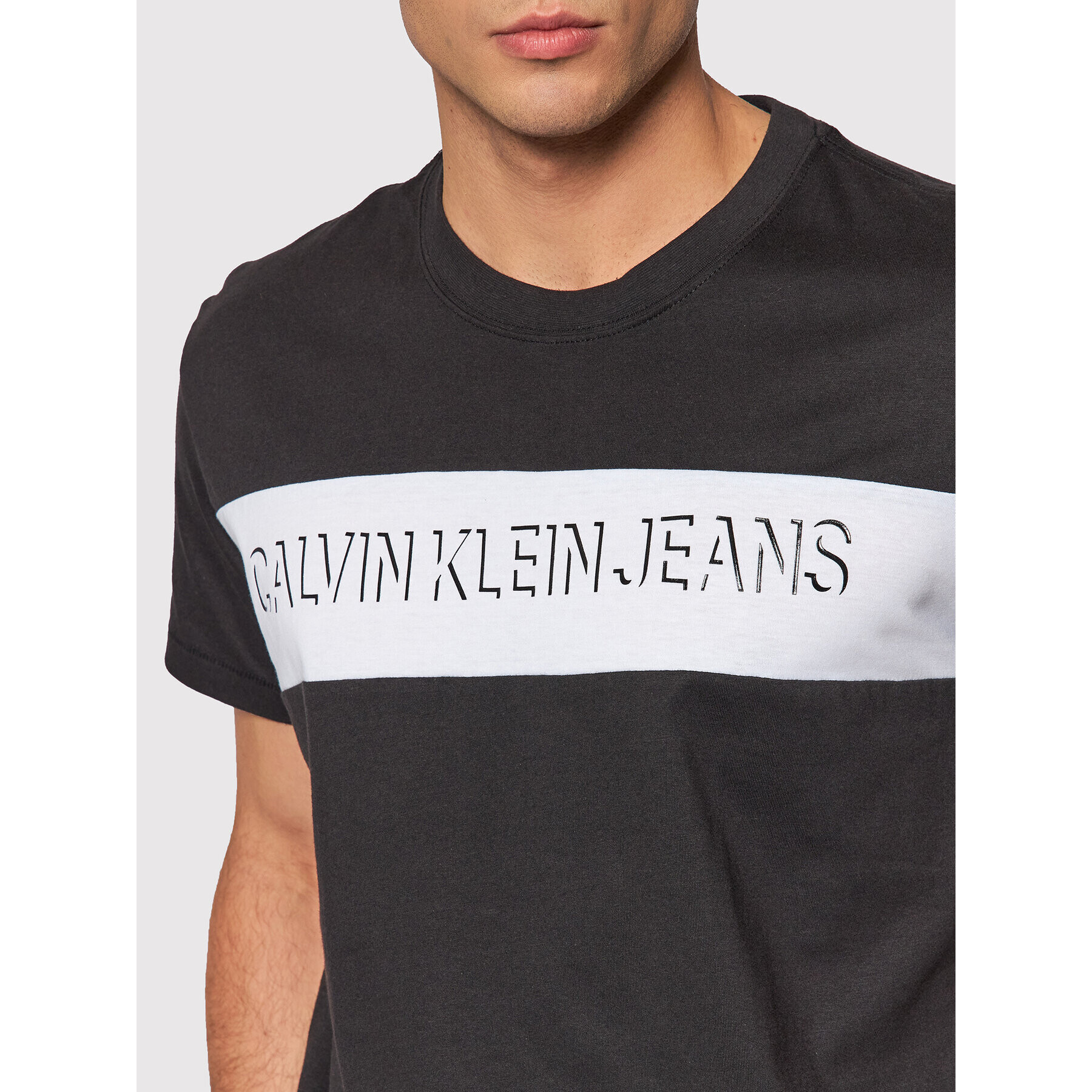 Calvin Klein Jeans Тишърт J30J319296 Черен Regular Fit - Pepit.bg