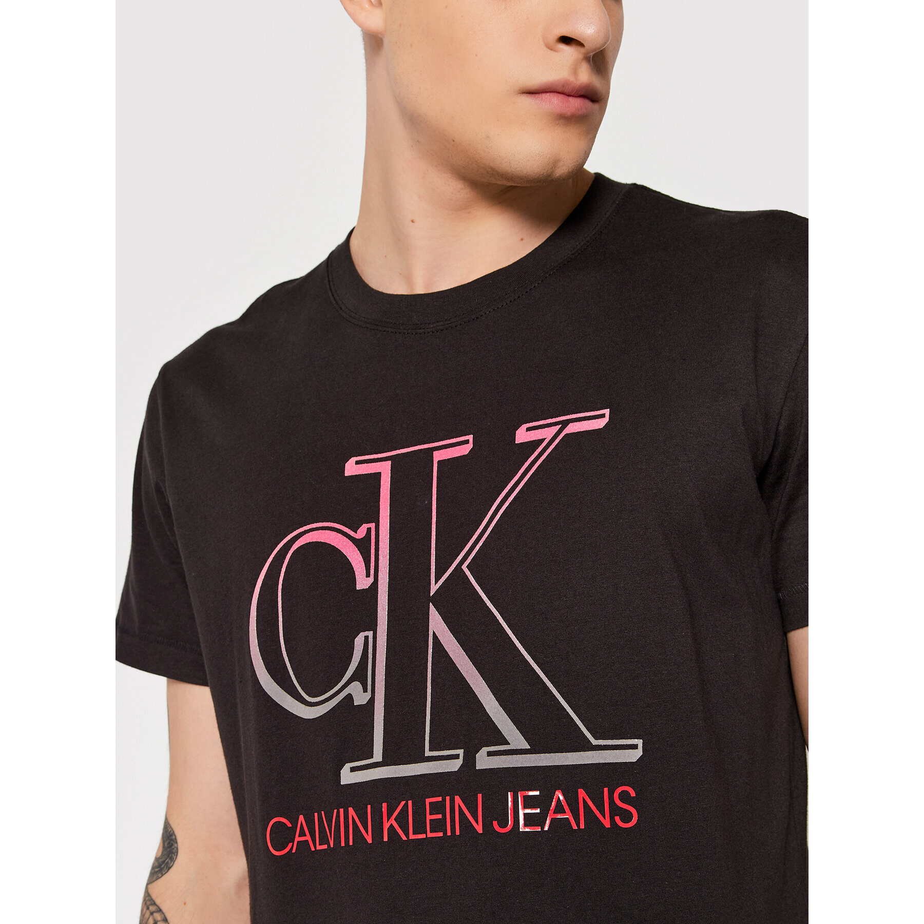 Calvin Klein Jeans Тишърт J30J319299 Черен Regular Fit - Pepit.bg