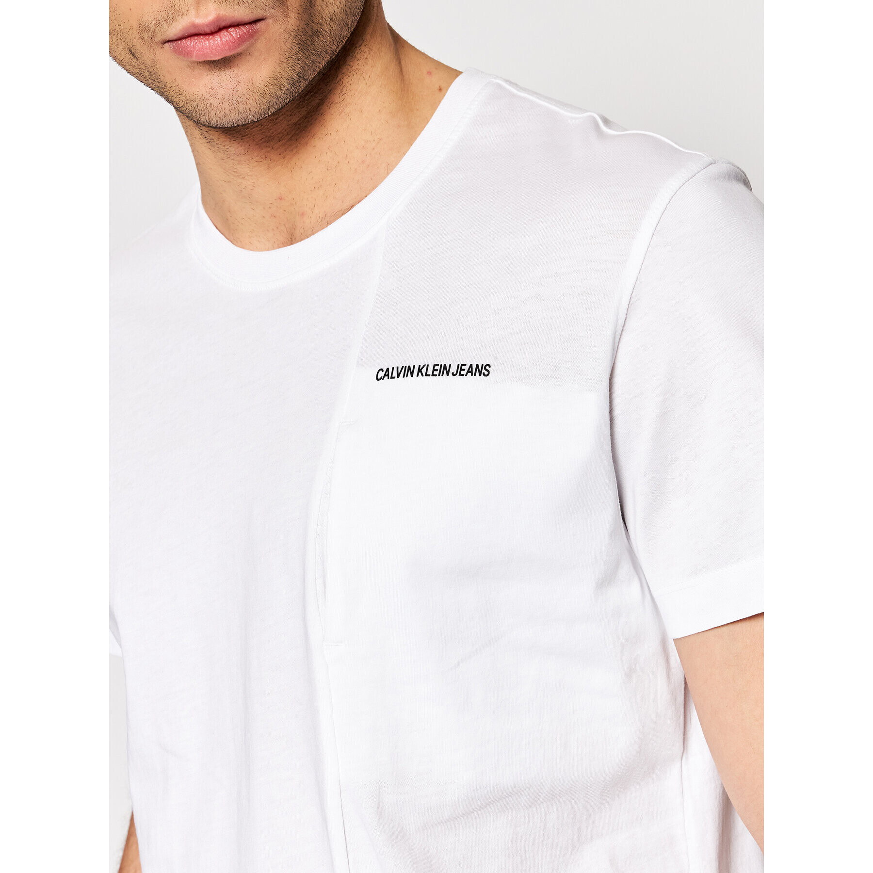 Calvin Klein Jeans Тишърт J30J319637 Бял Regular Fit - Pepit.bg