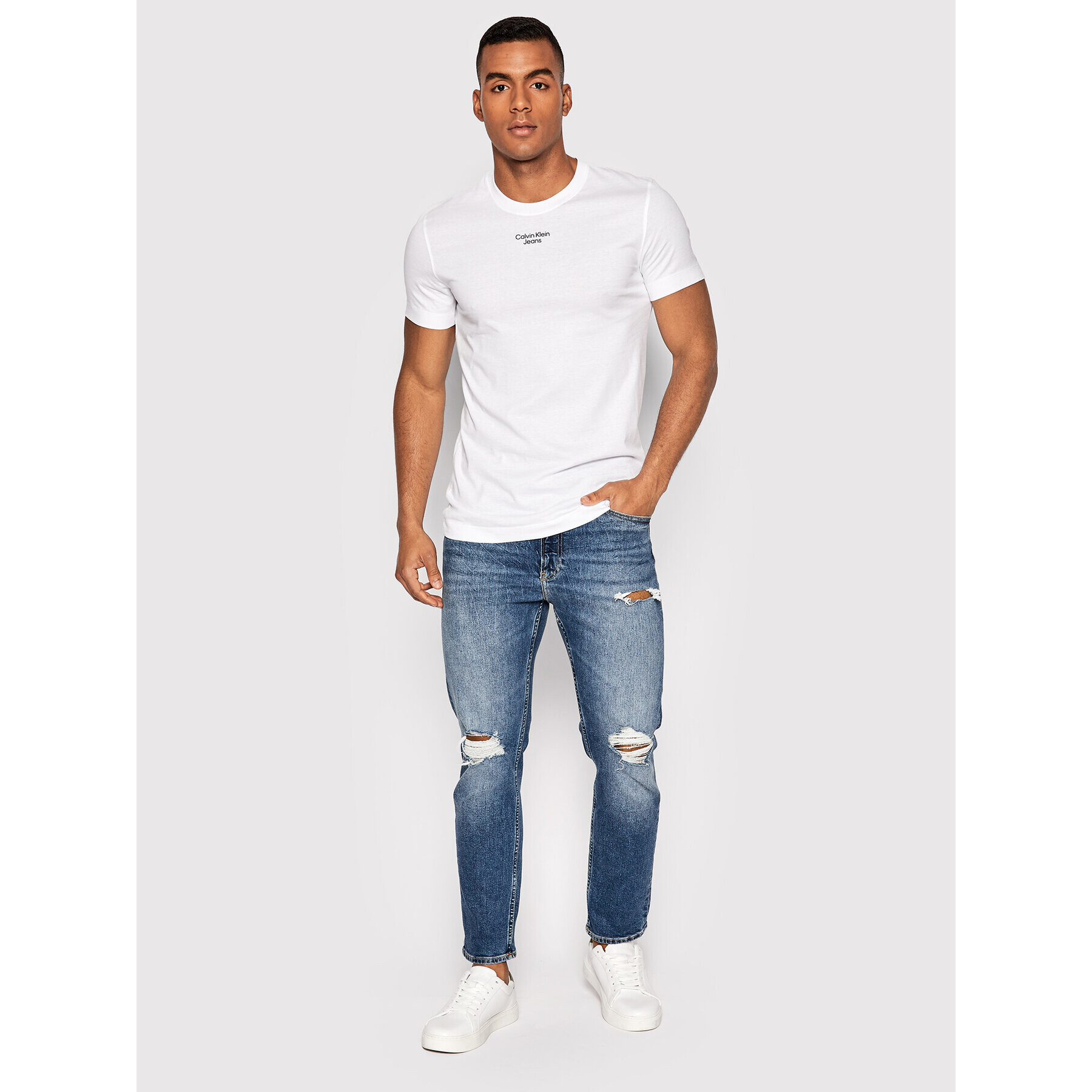 Calvin Klein Jeans Тишърт J30J320595 Бял Slim Fit - Pepit.bg