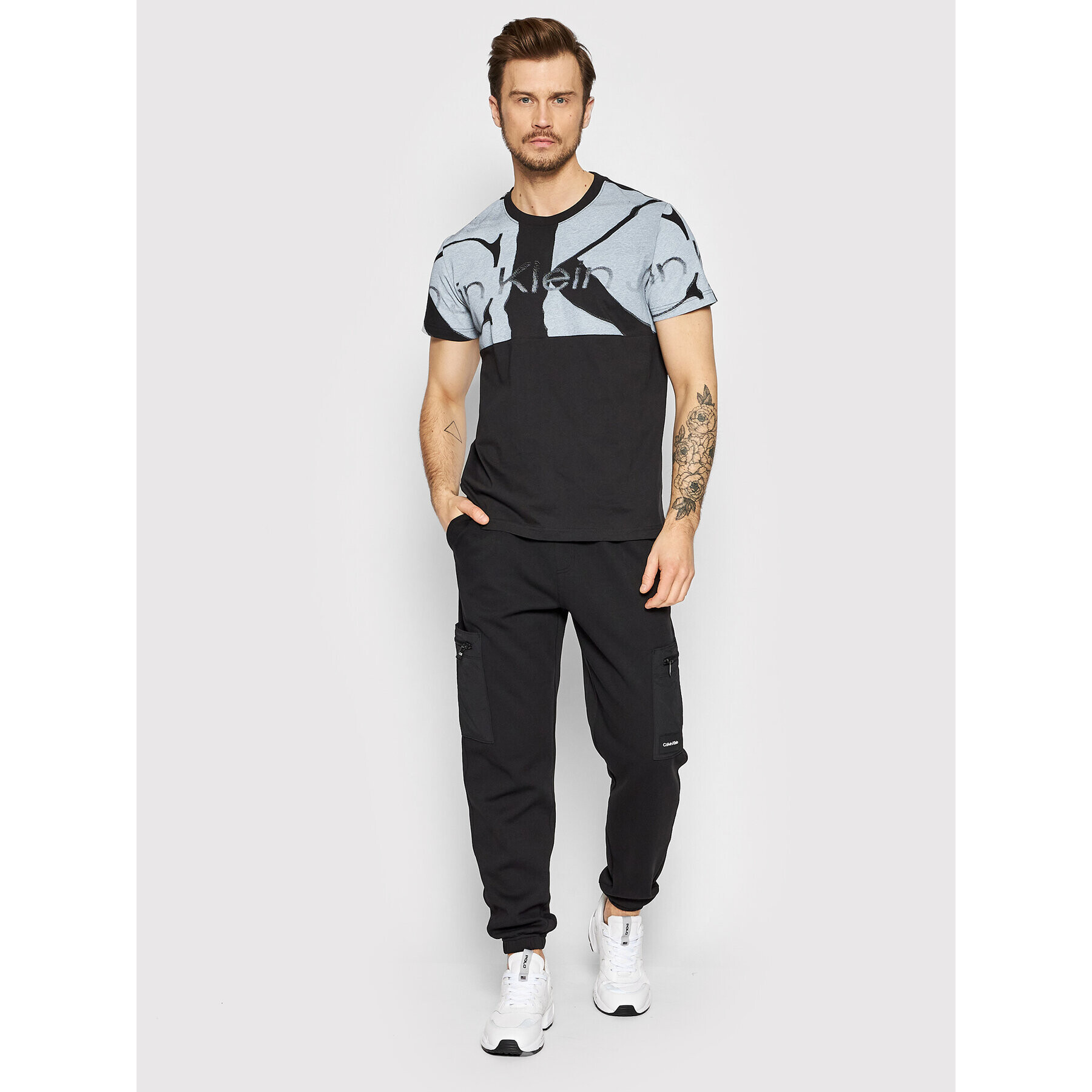 Calvin Klein Jeans Тишърт J30J320738 Черен Regular Fit - Pepit.bg