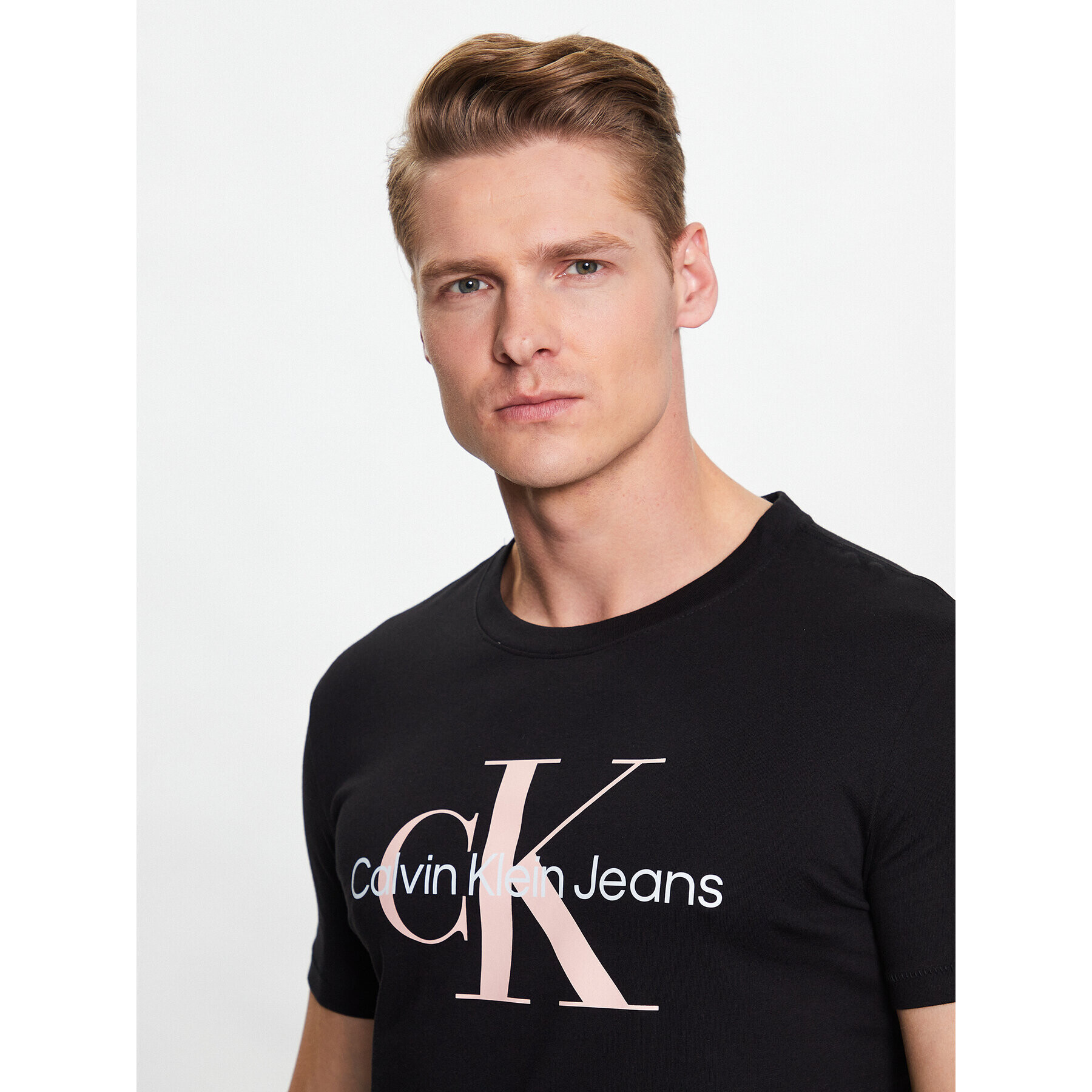 Calvin Klein Jeans Тишърт J30J320806 Черен Regular Fit - Pepit.bg