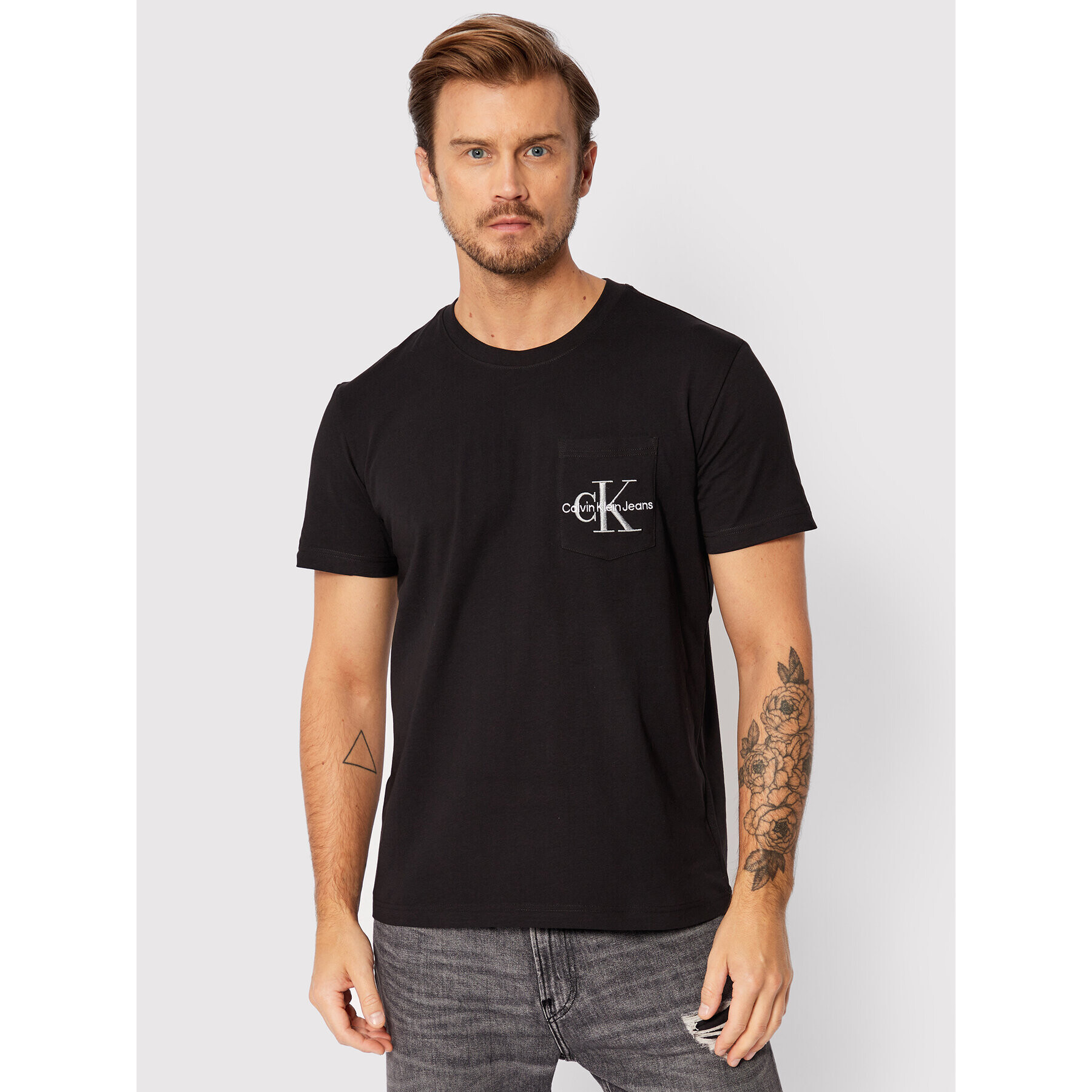 Calvin Klein Jeans Тишърт J30J320856 Черен Regular Fit - Pepit.bg