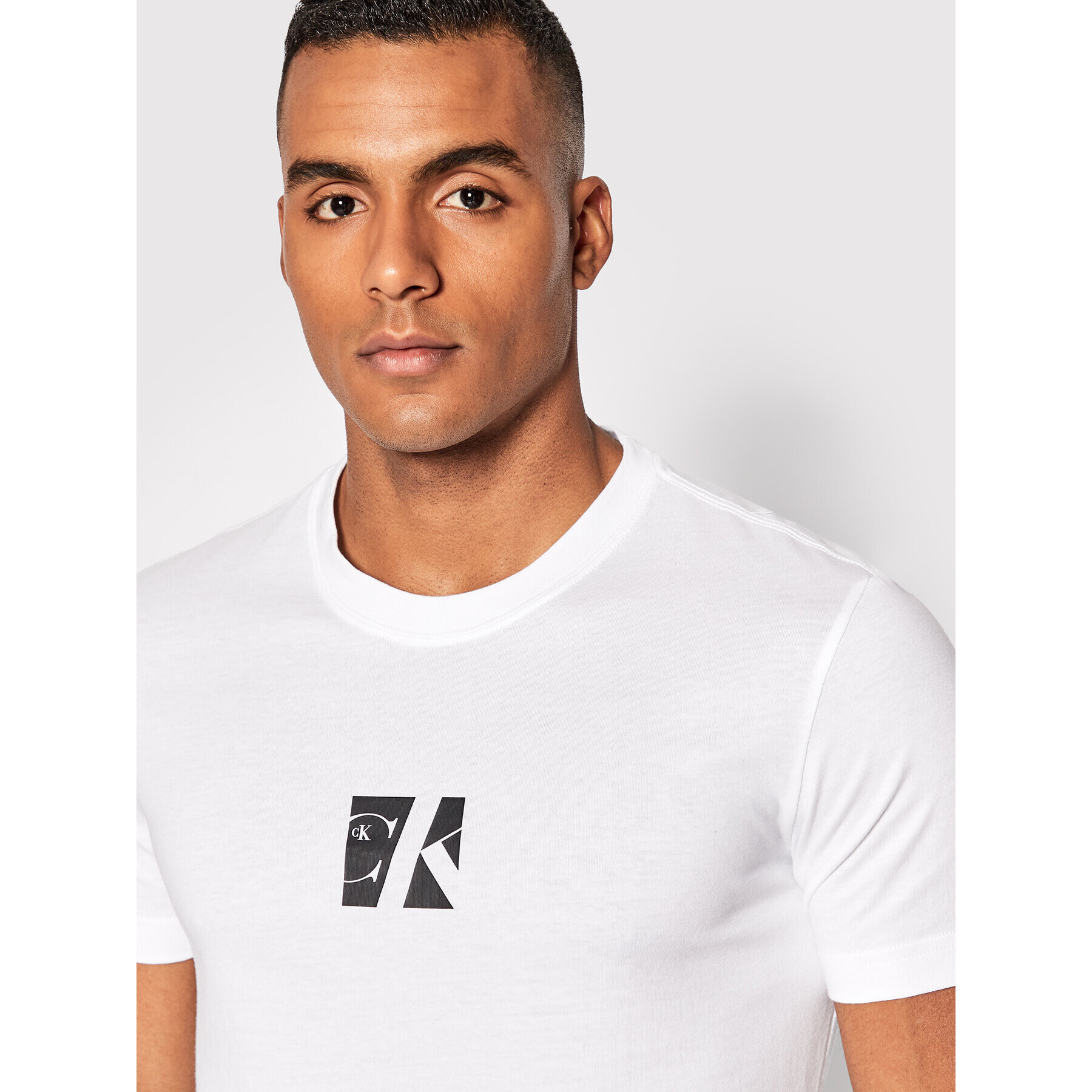 Calvin Klein Jeans Тишърт J30J320876 Бял Regular Fit - Pepit.bg