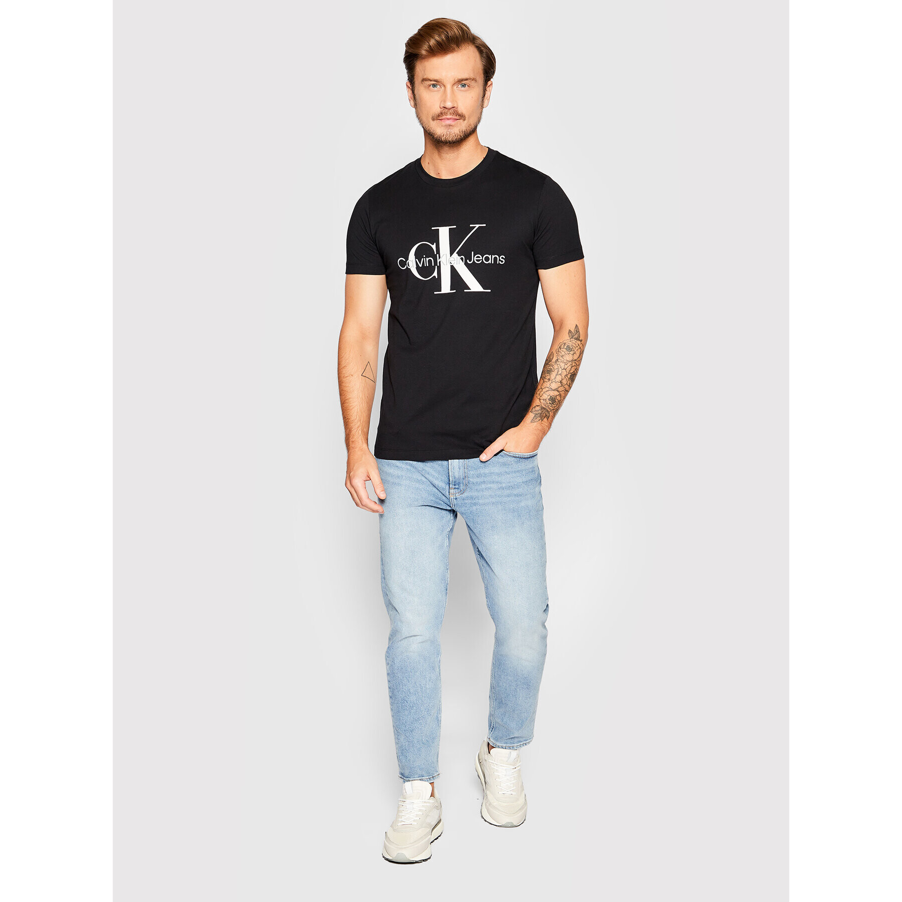 Calvin Klein Jeans Тишърт J30J320935 Черен Slim Fit - Pepit.bg