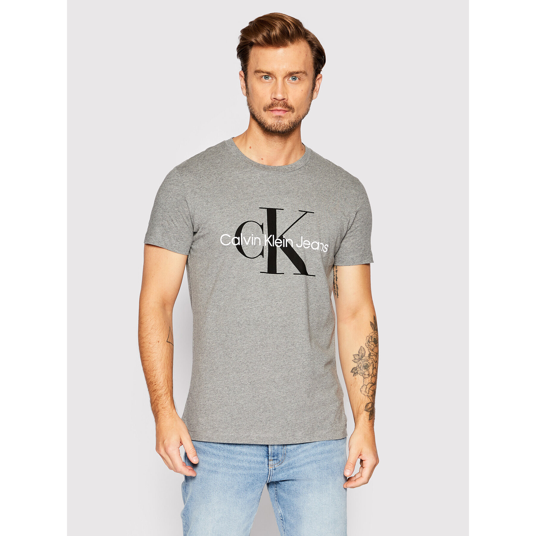 Calvin Klein Jeans Тишърт J30J320935 Сив Slim Fit - Pepit.bg