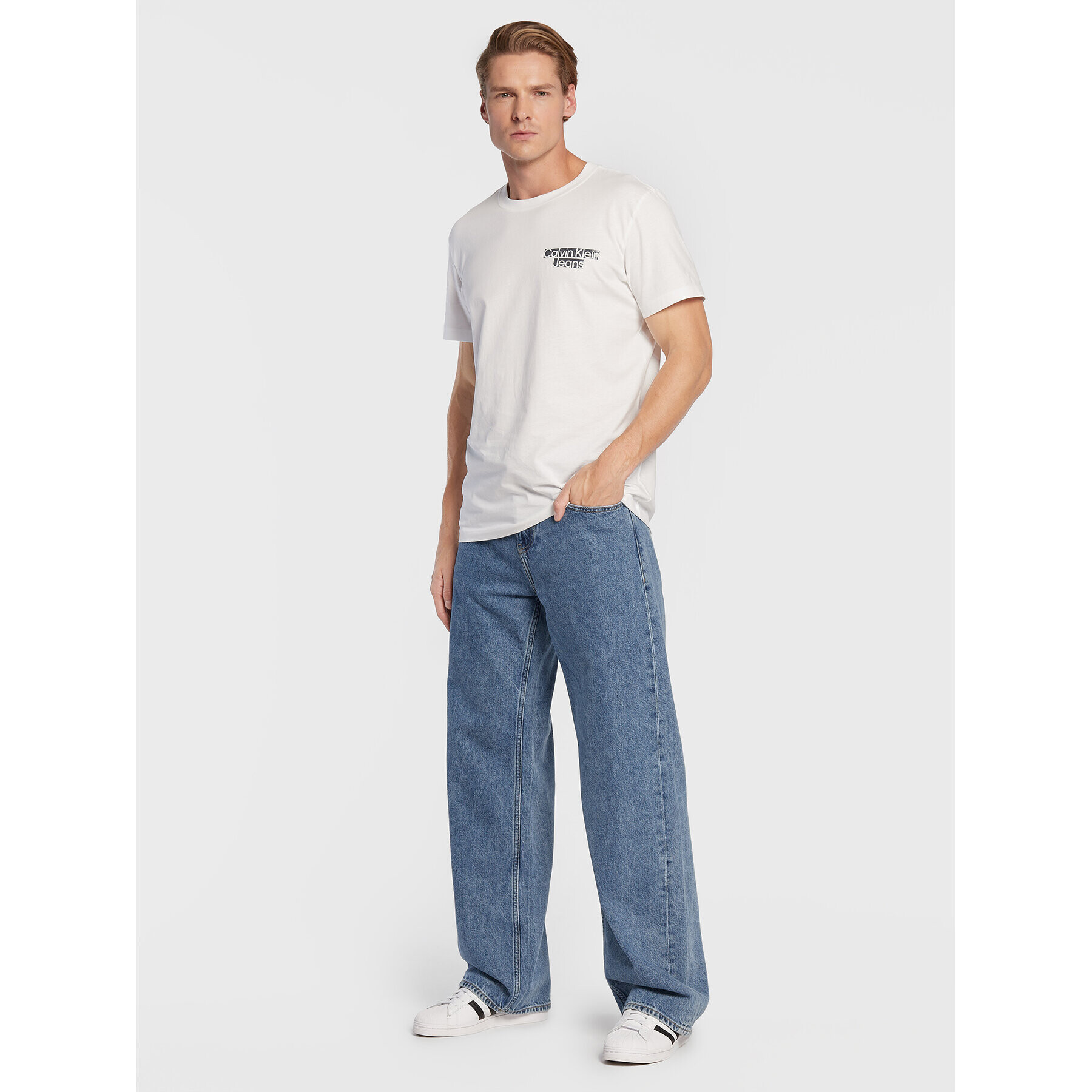 Calvin Klein Jeans Тишърт J30J321772 Бял Slim Fit - Pepit.bg