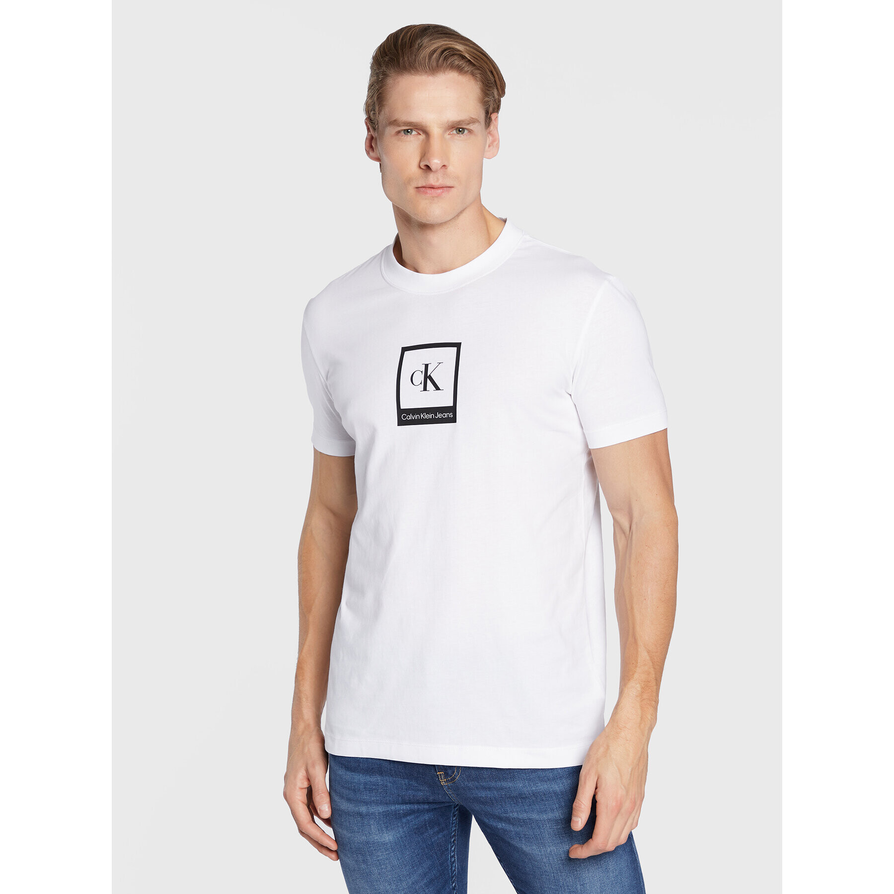Calvin Klein Jeans Тишърт J30J321776 Бял Regular Fit - Pepit.bg