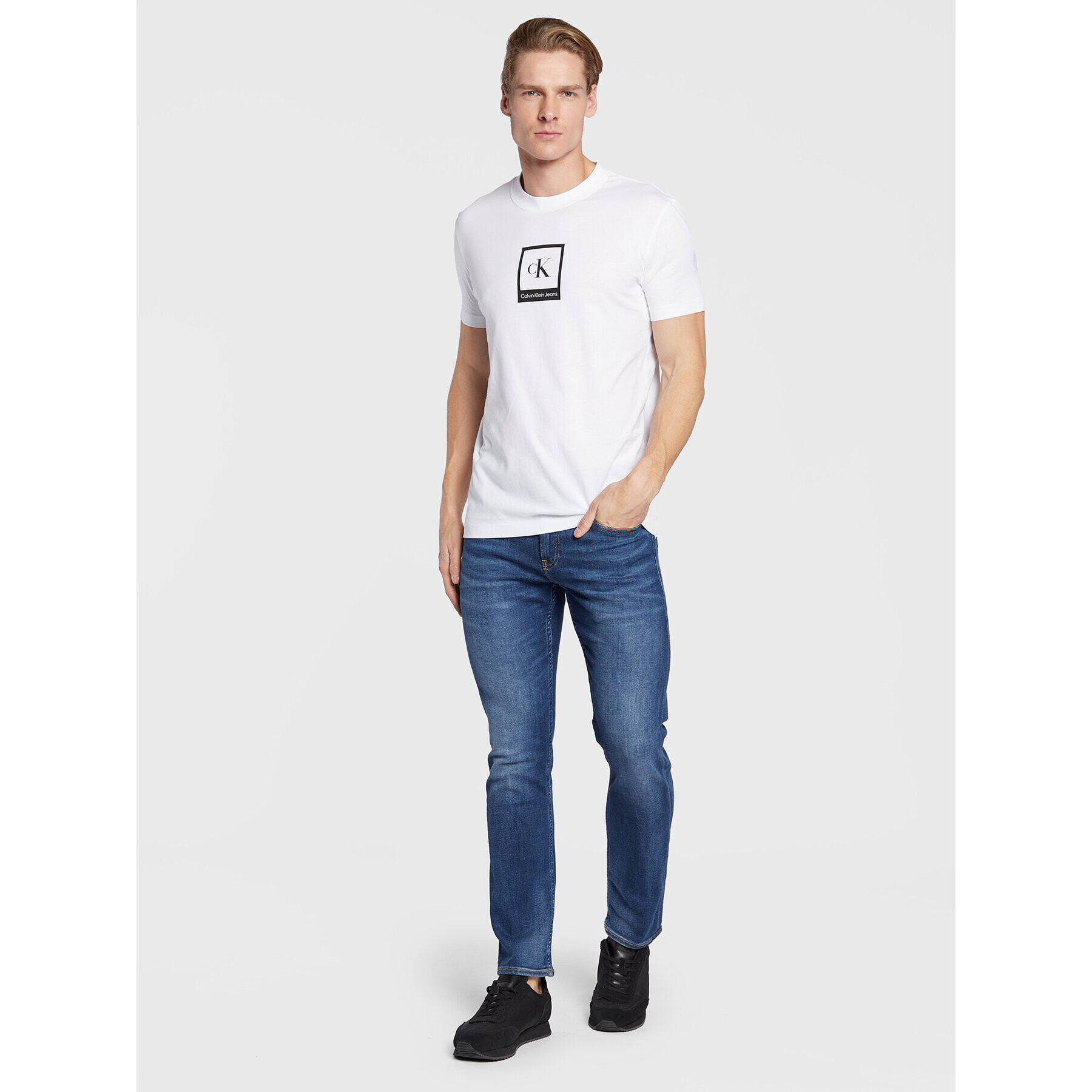 Calvin Klein Jeans Тишърт J30J321776 Бял Regular Fit - Pepit.bg