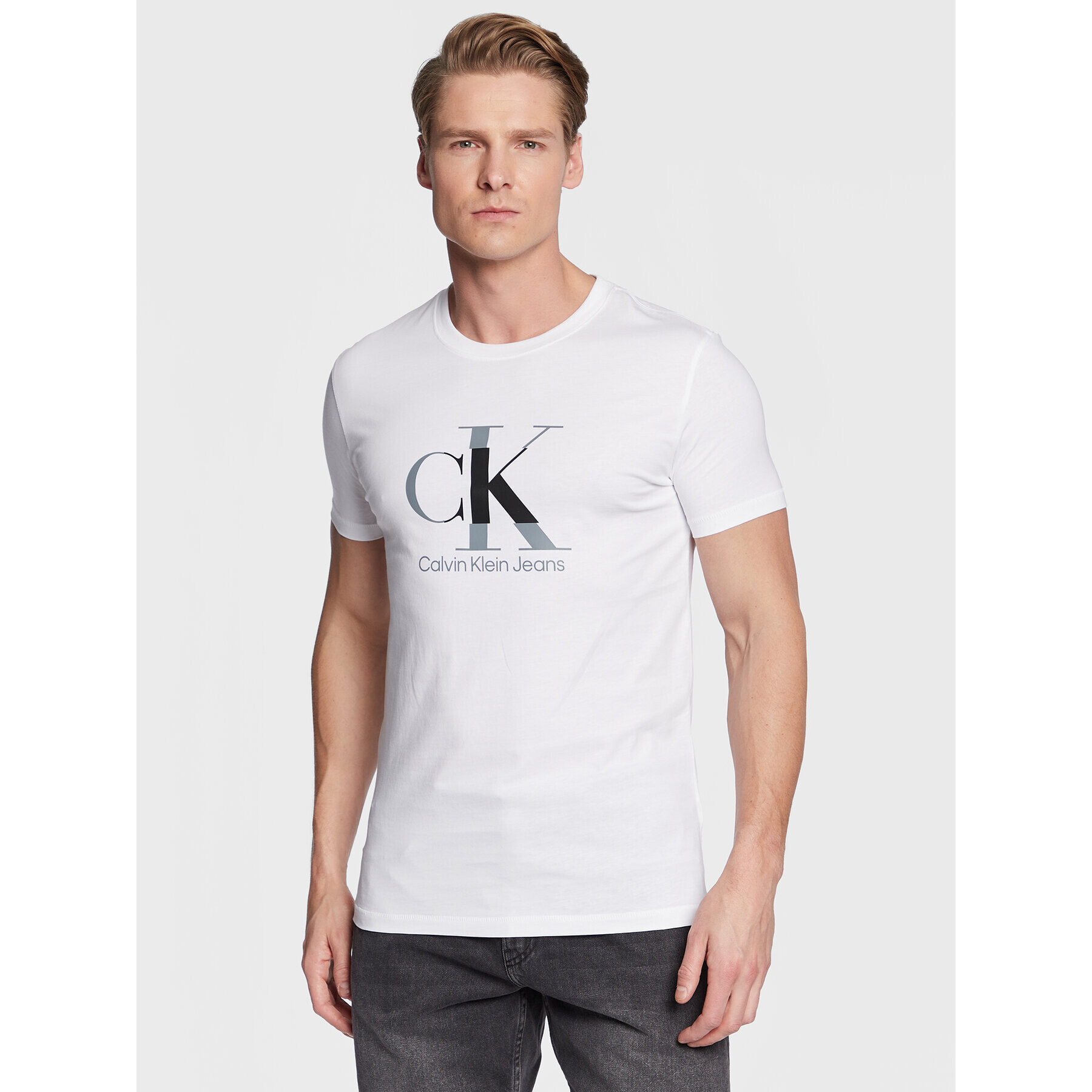 Calvin Klein Jeans Тишърт J30J323299 Бял Slim Fit - Pepit.bg