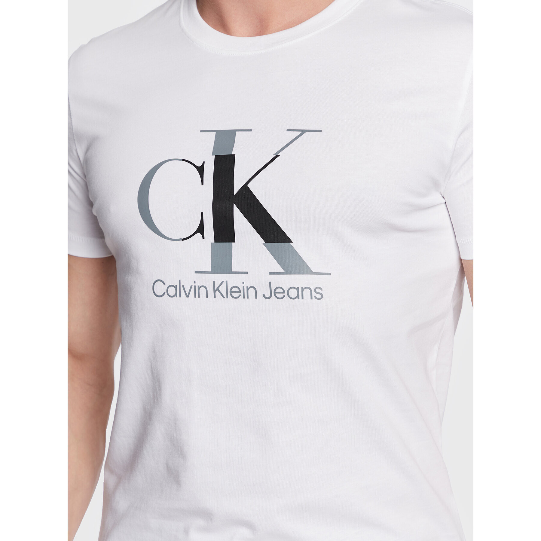 Calvin Klein Jeans Тишърт J30J323299 Бял Slim Fit - Pepit.bg