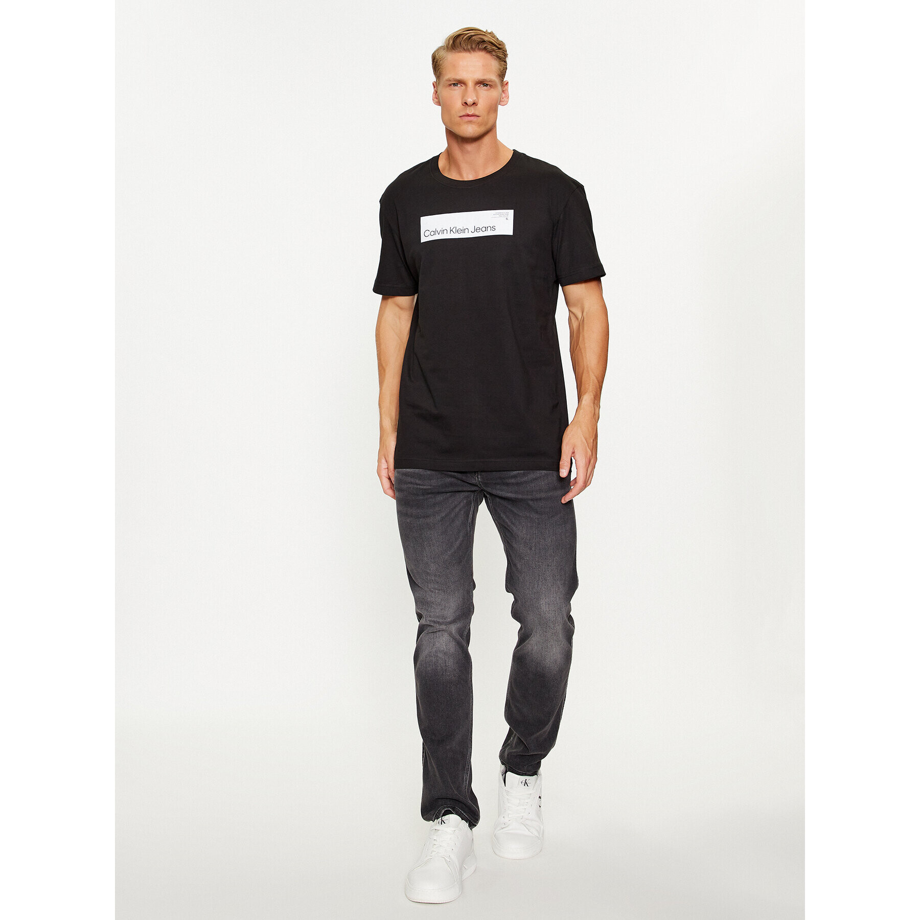 Calvin Klein Jeans Тишърт J30J324018 Черен Regular Fit - Pepit.bg