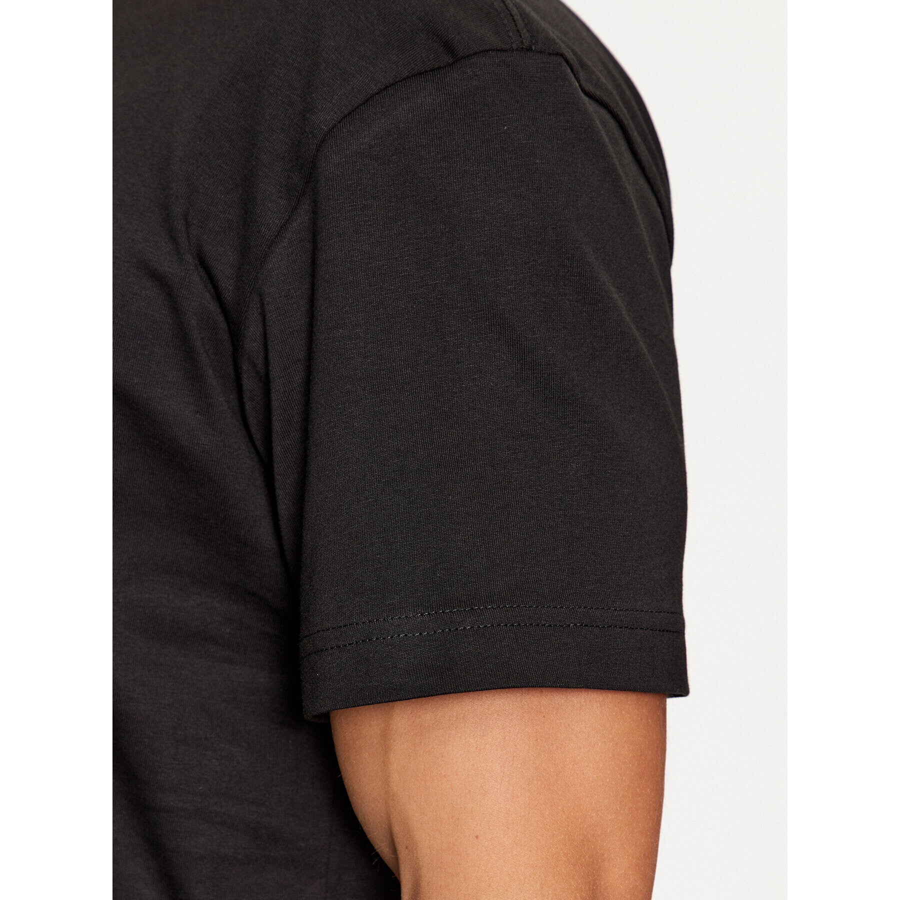 Calvin Klein Jeans Тишърт J30J324018 Черен Regular Fit - Pepit.bg
