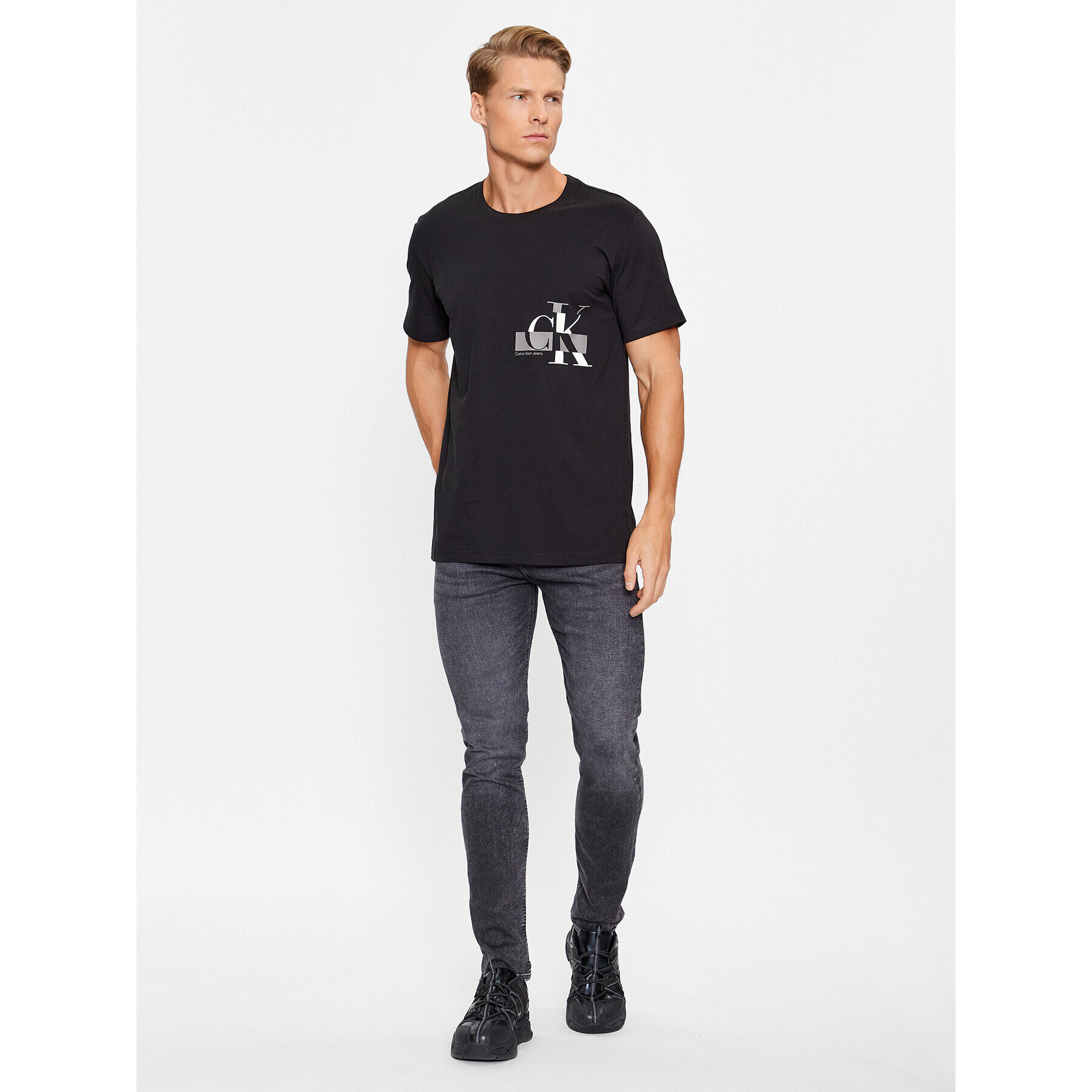 Calvin Klein Jeans Тишърт J30J324019 Черен Regular Fit - Pepit.bg