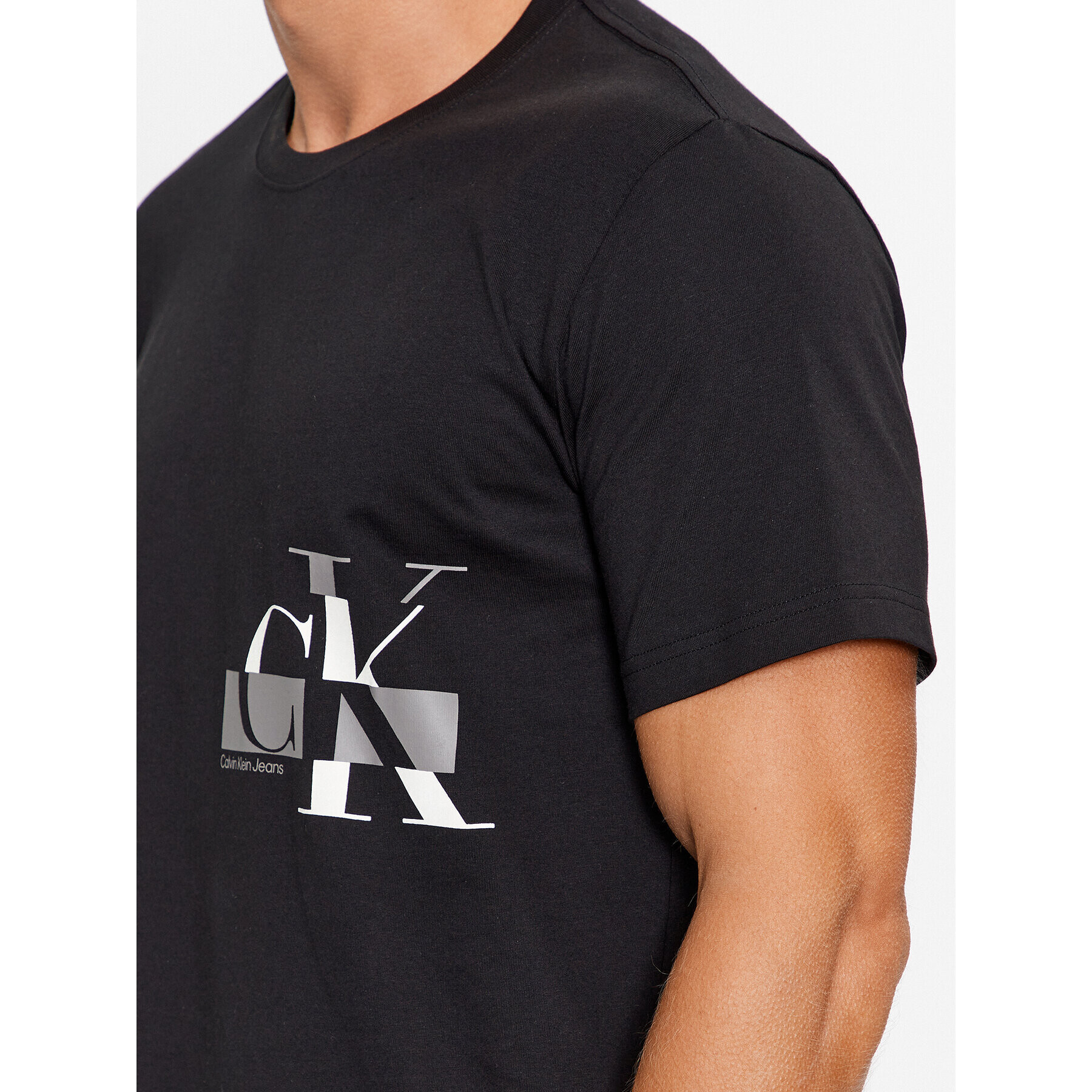 Calvin Klein Jeans Тишърт J30J324019 Черен Regular Fit - Pepit.bg