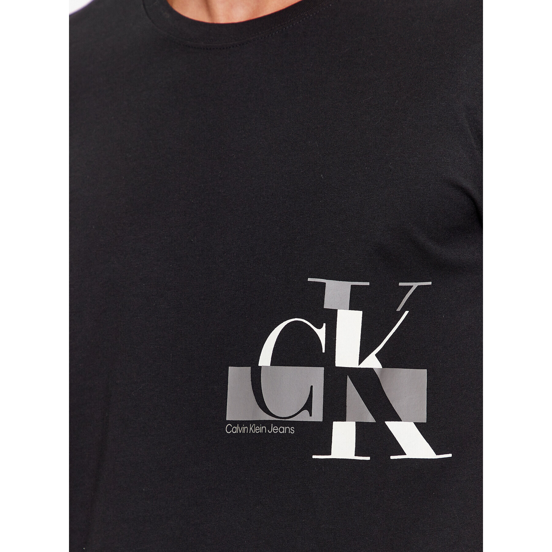 Calvin Klein Jeans Тишърт J30J324019 Черен Regular Fit - Pepit.bg