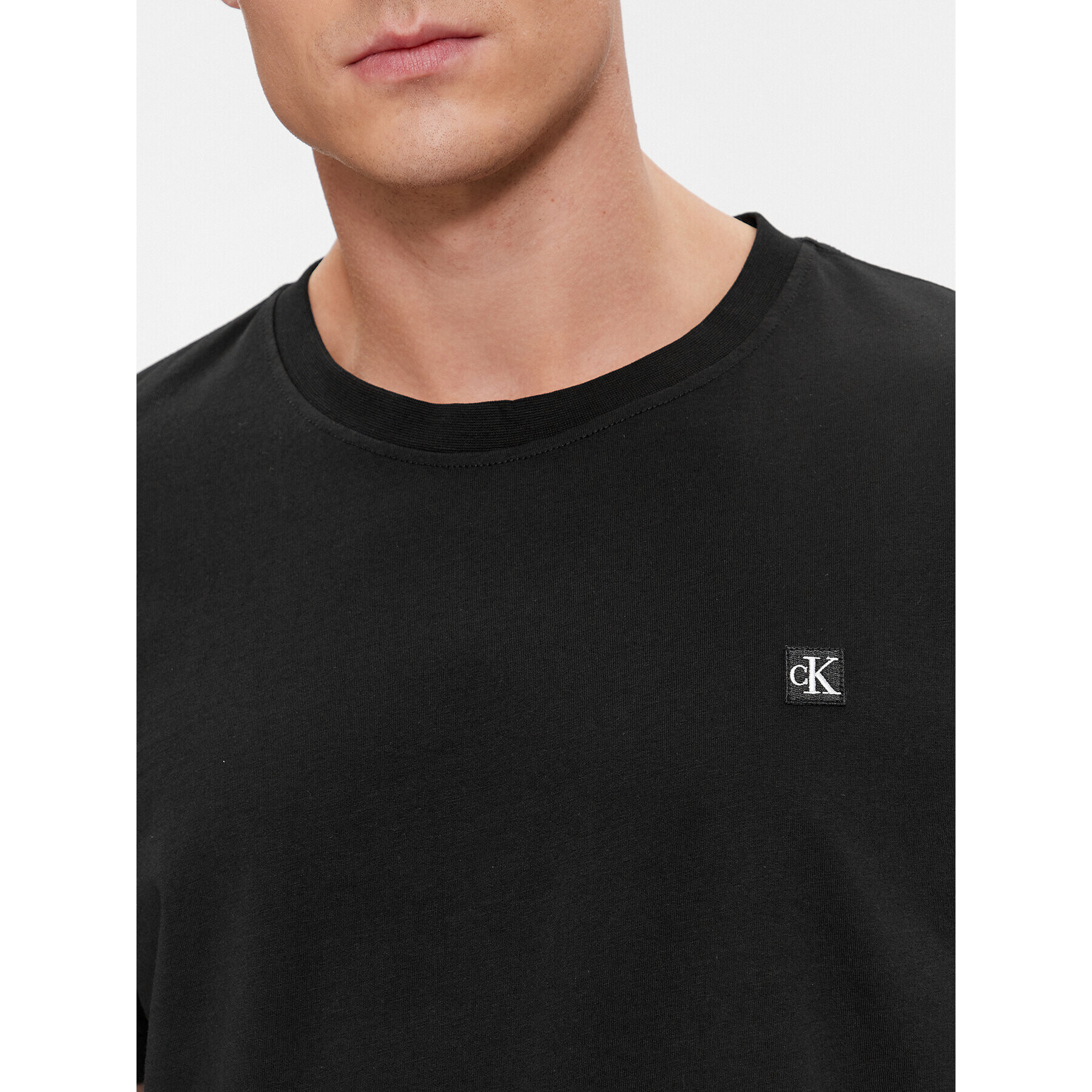 Calvin Klein Jeans Тишърт J30J325268 Черен Regular Fit - Pepit.bg