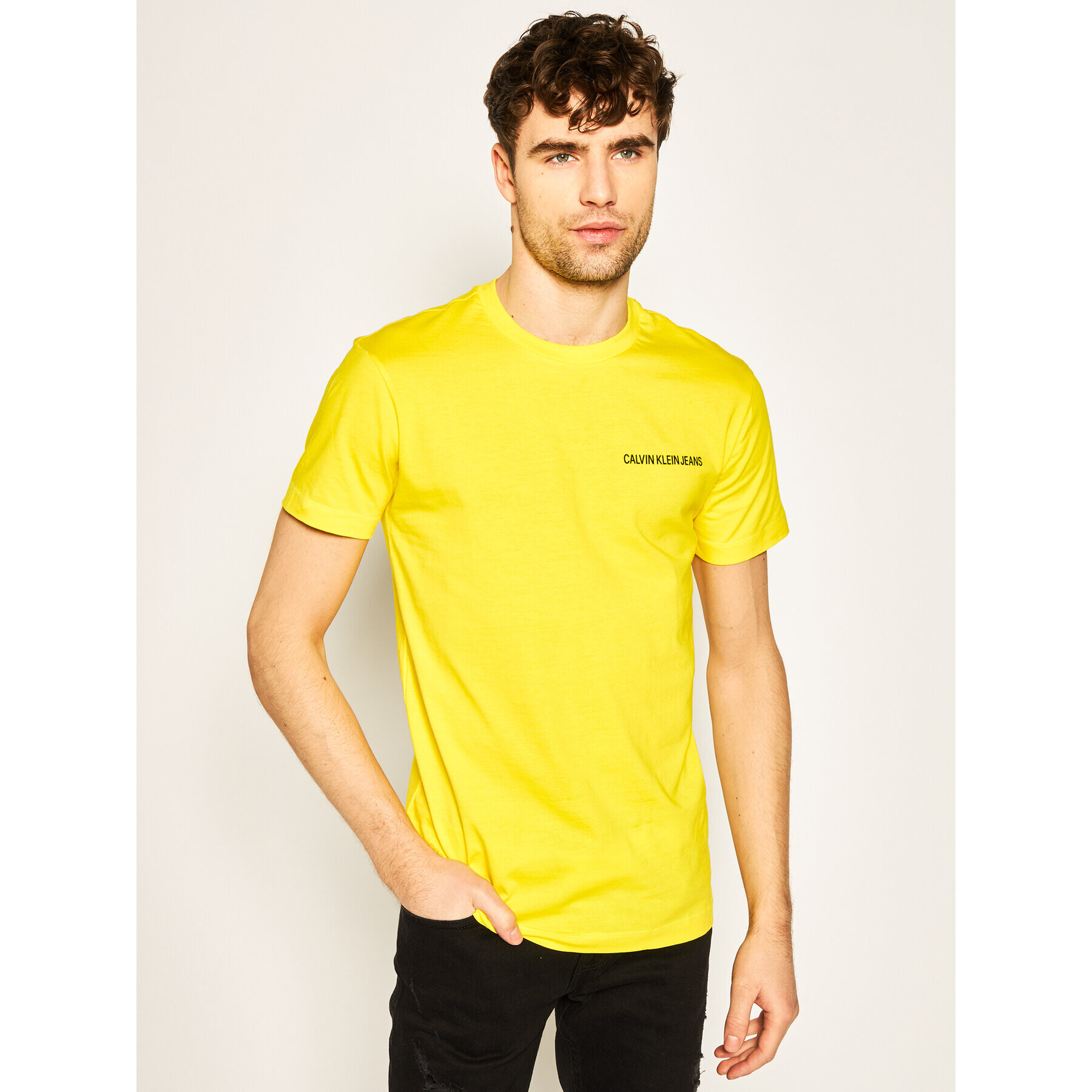 Calvin Klein Jeans Тишърт Slim Organic Cotton Logo J30J315245 Жълт Slim Fit - Pepit.bg