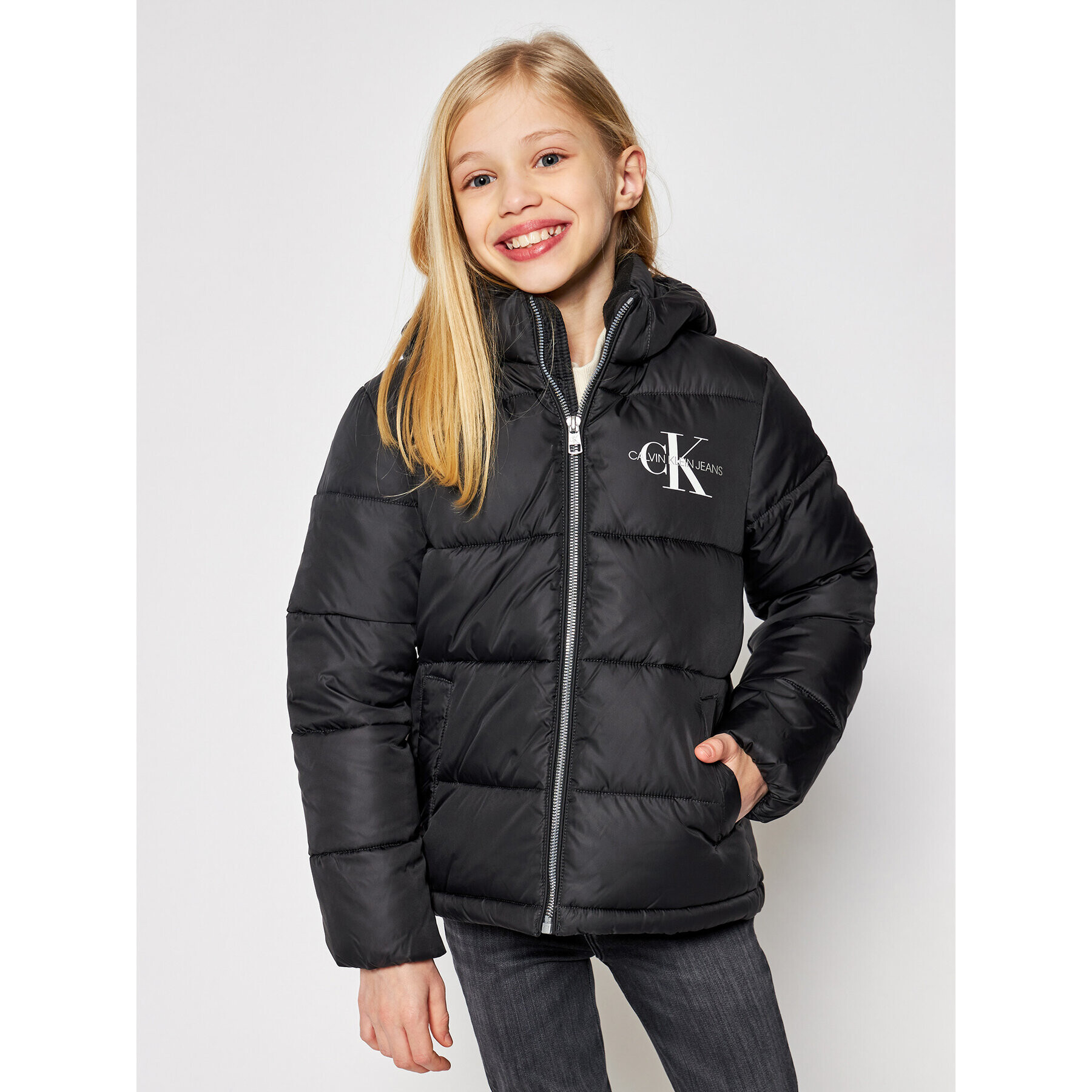 Calvin Klein Jeans Зимно яке Essential IG0IG00593 Черен Regular Fit - Pepit.bg