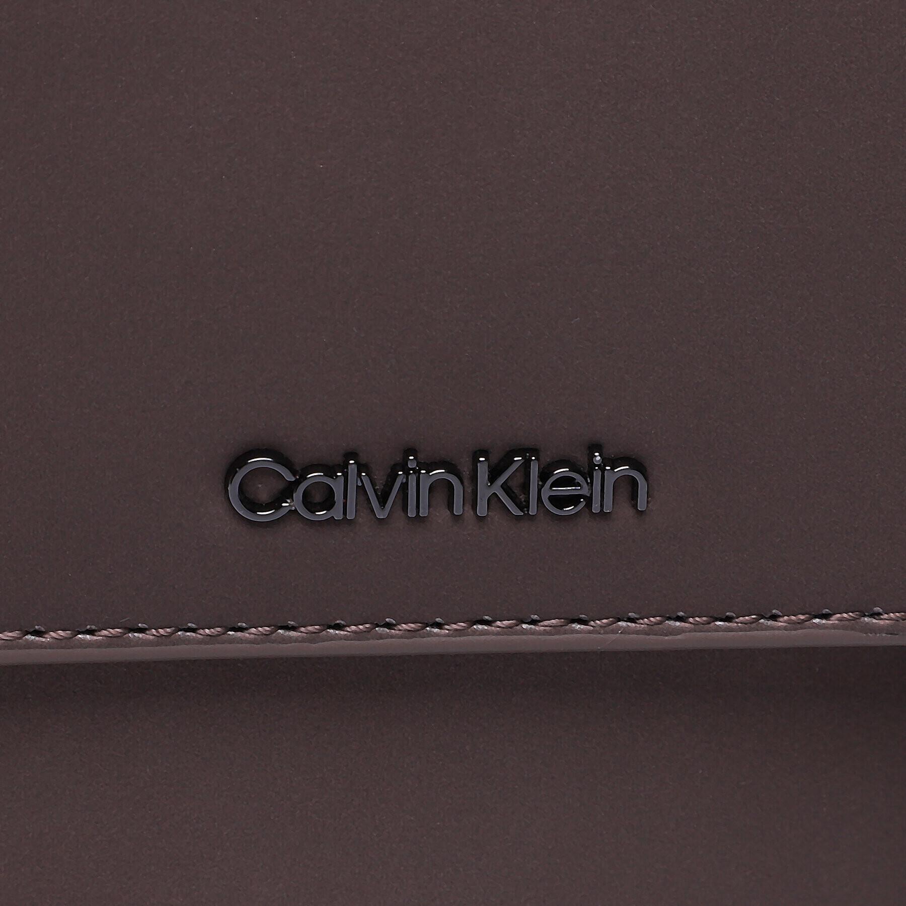 Calvin Klein Калъф за телефон Ck Must Phone Pouch Rubberized K60K610230 Кафяв - Pepit.bg