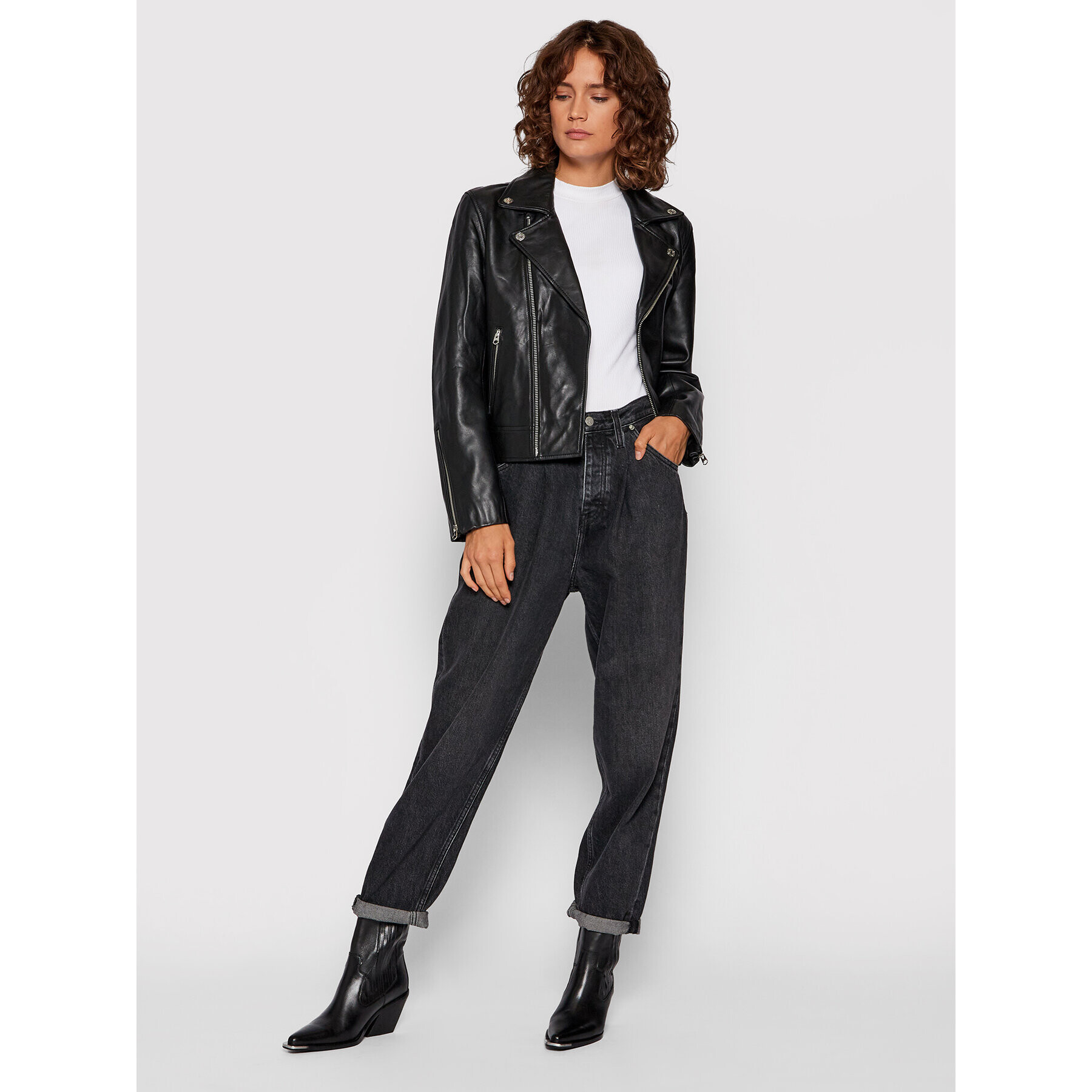 Calvin Klein Кожено яке Esssential Черен Regular Fit - Pepit.bg
