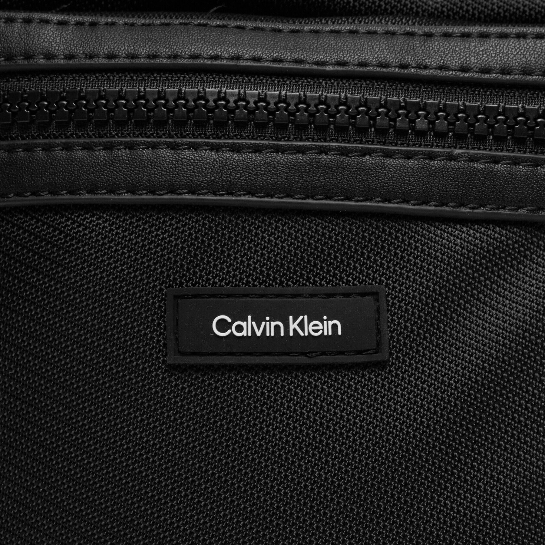 Calvin Klein Мъжка чантичка Ck Essential Reporter S K50K511208 Черен - Pepit.bg