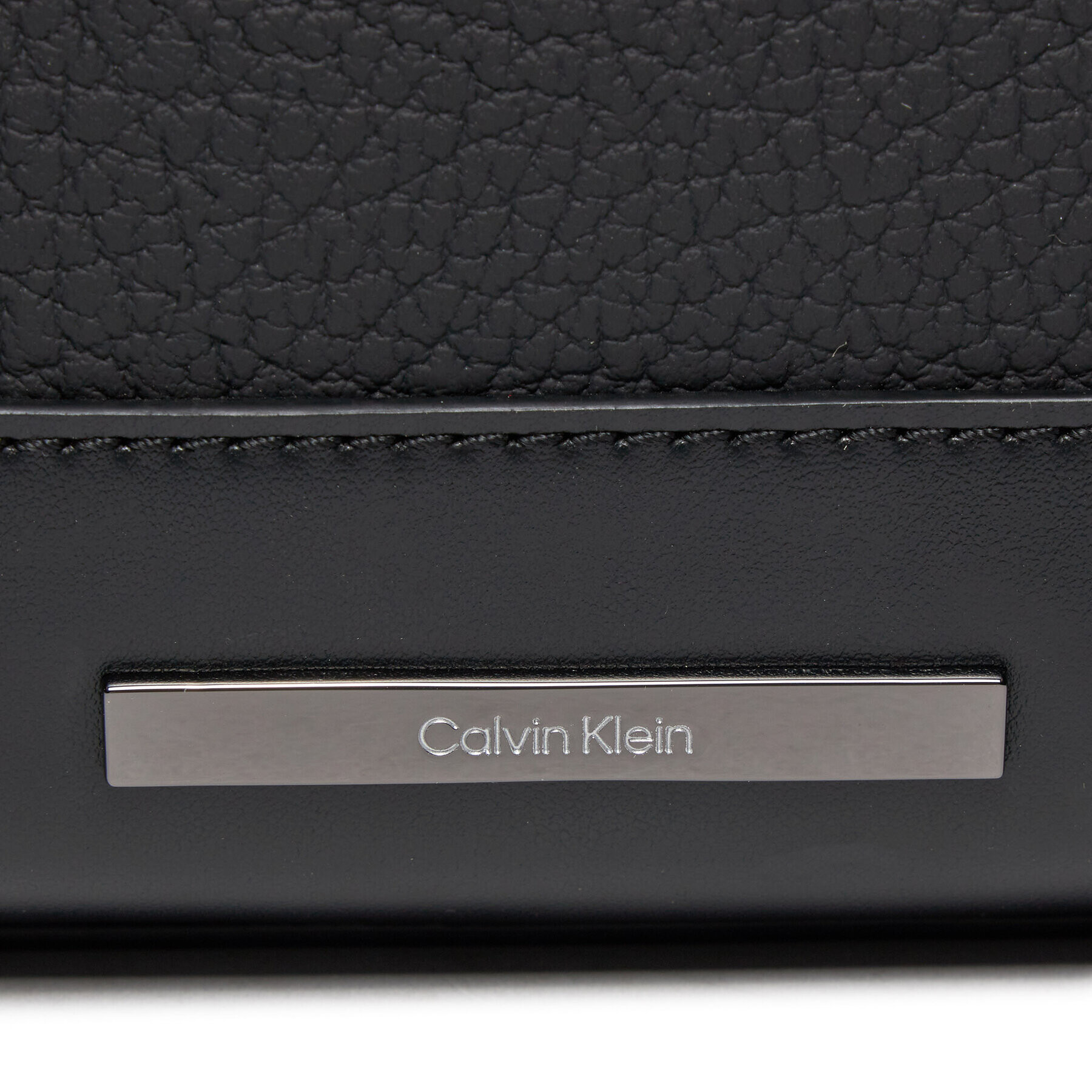 Calvin Klein Мъжка чантичка Modern Bar Compact Case K50K511363 Черен - Pepit.bg