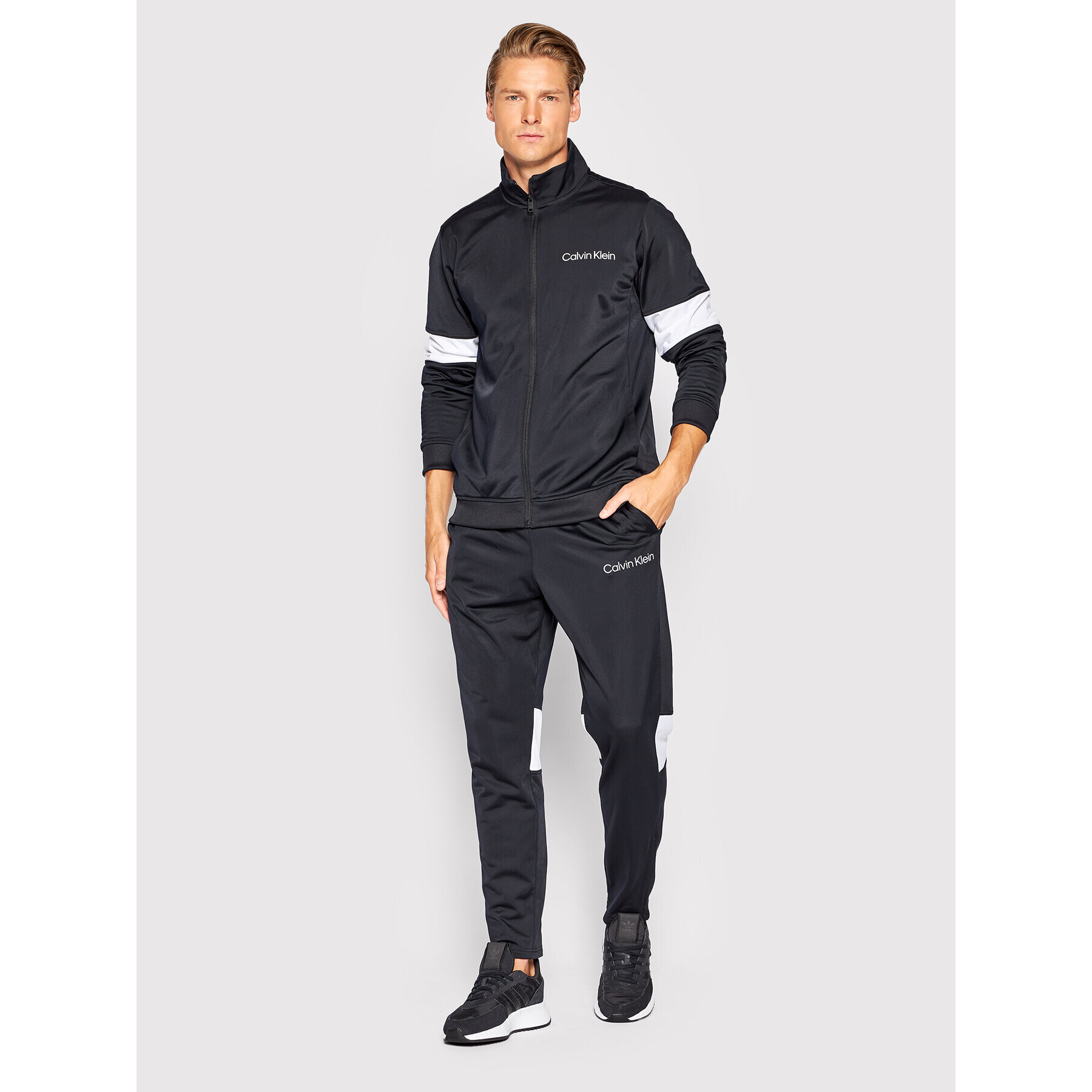 Calvin Klein Performance Анцуг 00GMS2J406 Черен Regular Fit - Pepit.bg