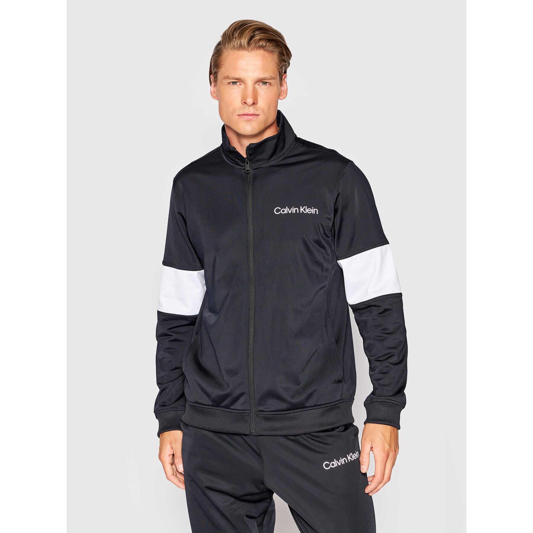 Calvin Klein Performance Анцуг 00GMS2J406 Черен Regular Fit - Pepit.bg