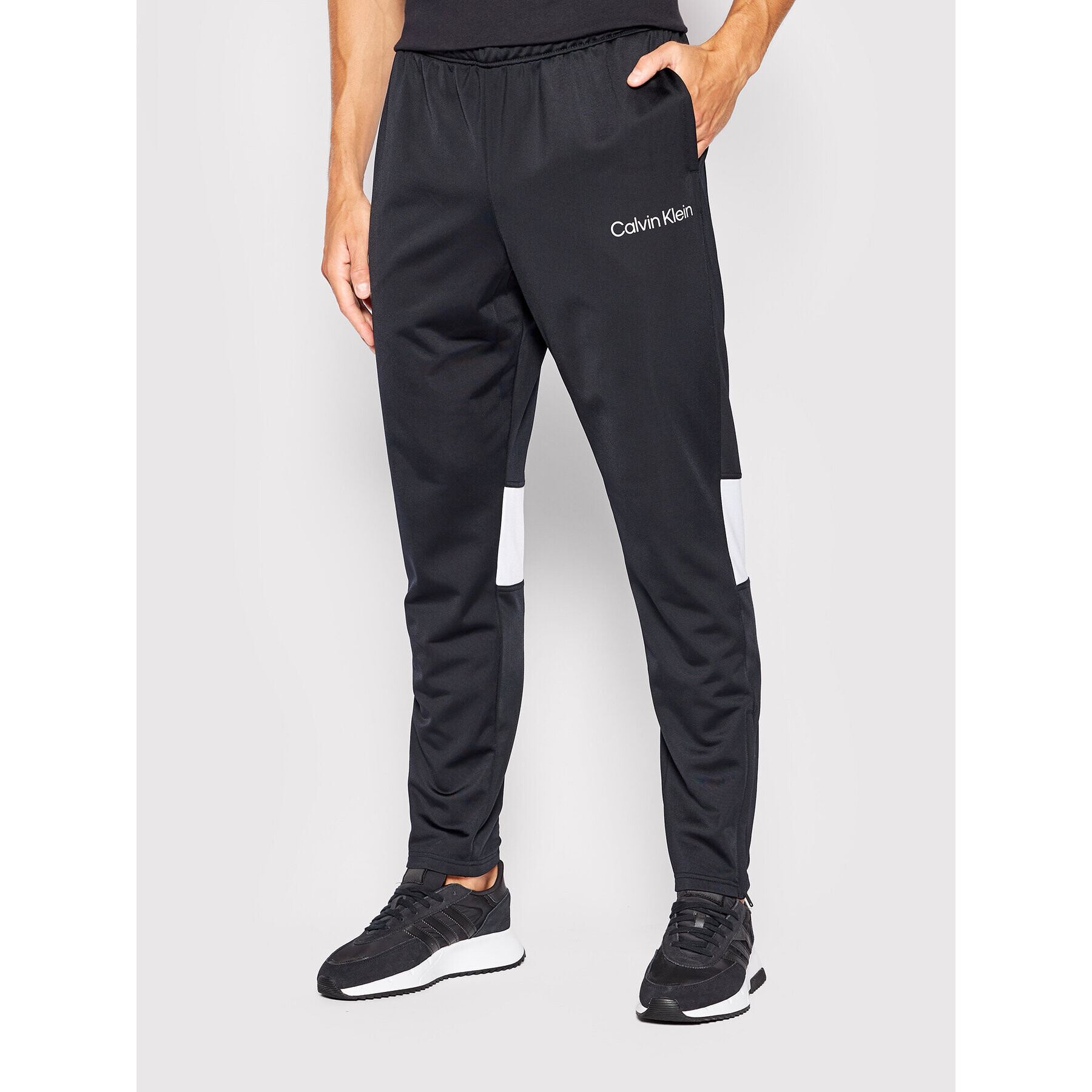 Calvin Klein Performance Анцуг 00GMS2J406 Черен Regular Fit - Pepit.bg