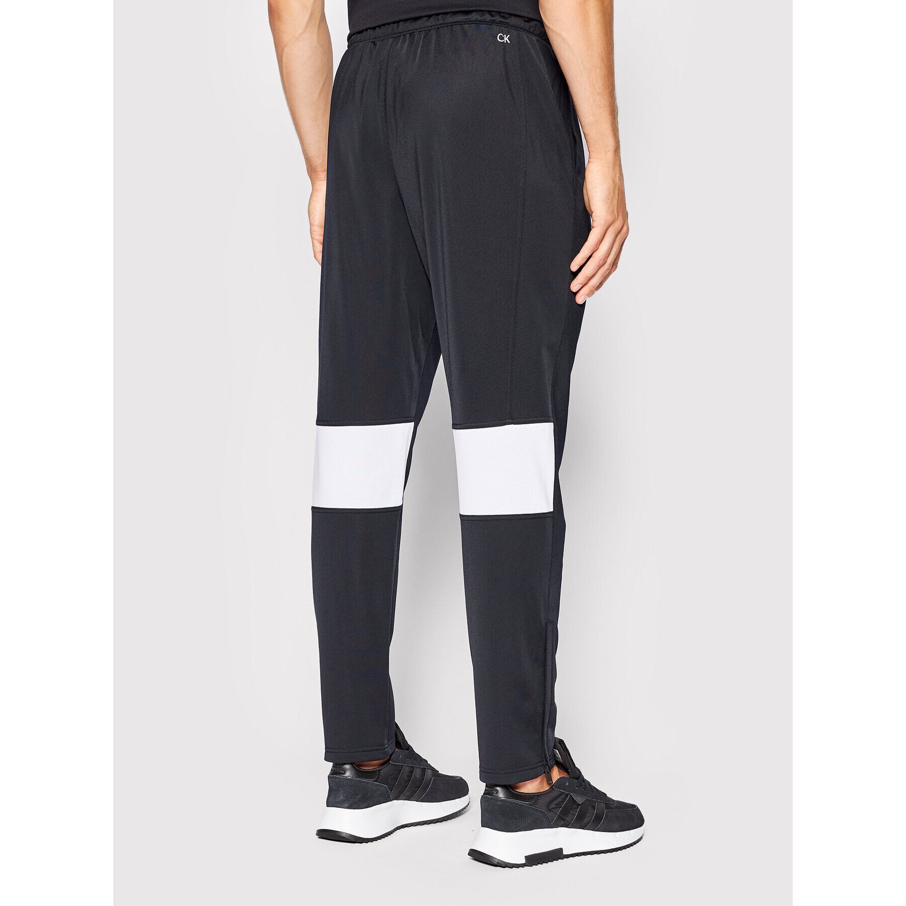 Calvin Klein Performance Анцуг 00GMS2J406 Черен Regular Fit - Pepit.bg