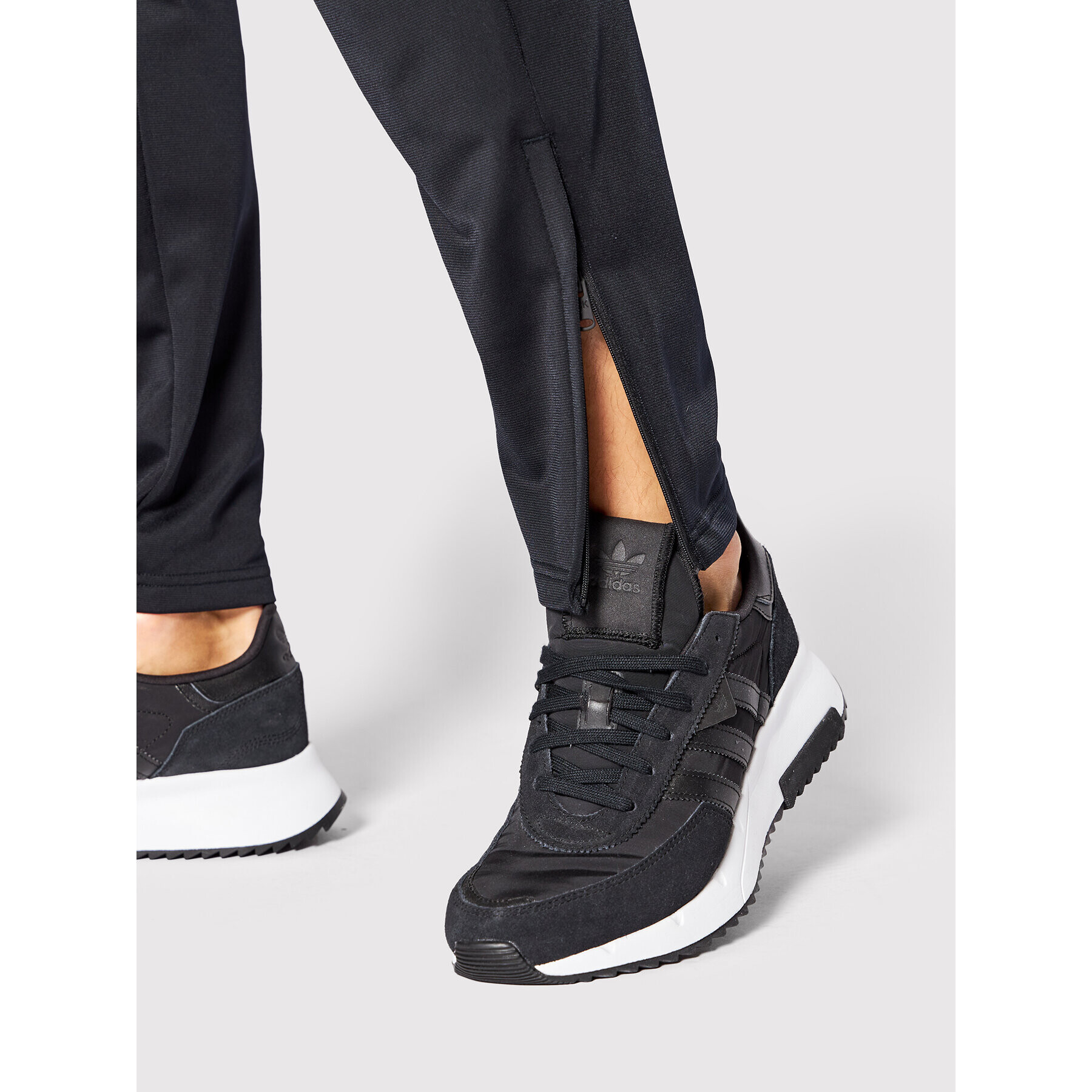 Calvin Klein Performance Анцуг 00GMS2J406 Черен Regular Fit - Pepit.bg