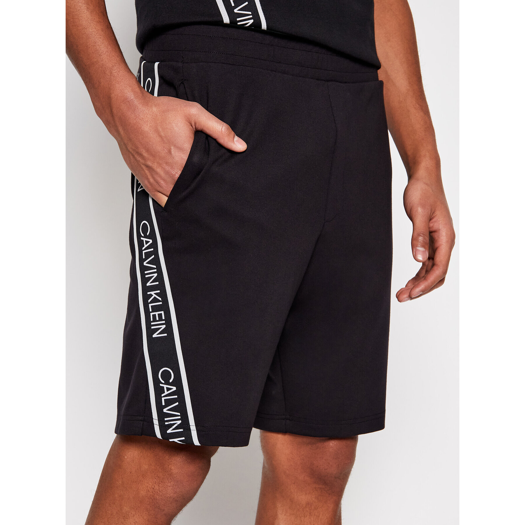 Calvin Klein Performance Шорти от плат 00GMS1S828 Черен Regular Fit - Pepit.bg