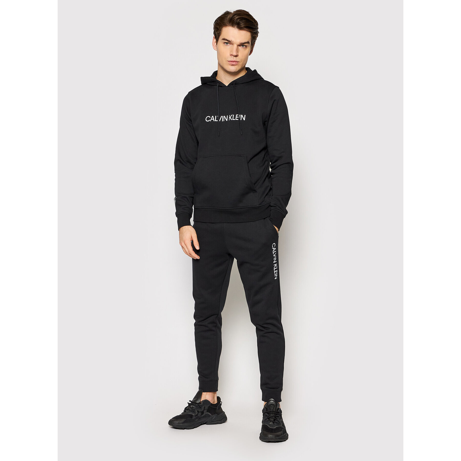 Calvin Klein Performance Суитшърт 00GMF1W304 Черен Regular Fit - Pepit.bg