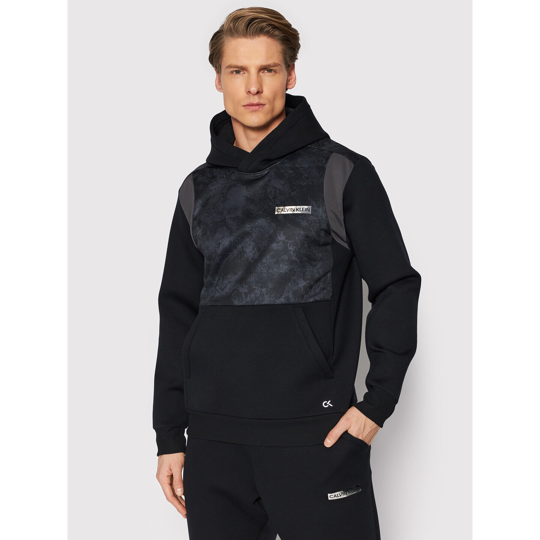 Calvin Klein Performance Суитшърт 00GMH1W305 Черен Regular Fit - Pepit.bg