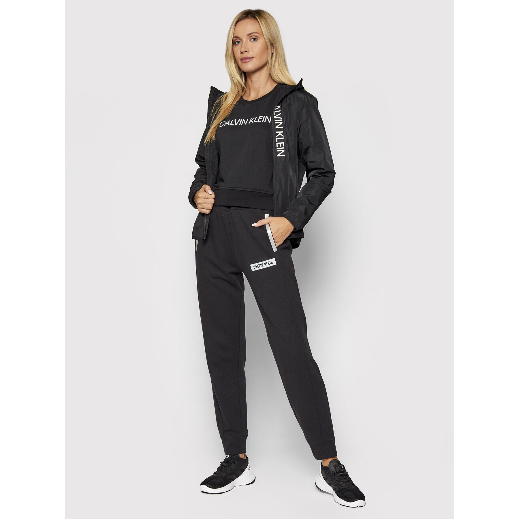 Calvin Klein Performance Суитшърт 00GWF1W312 Черен Cropped Fit - Pepit.bg