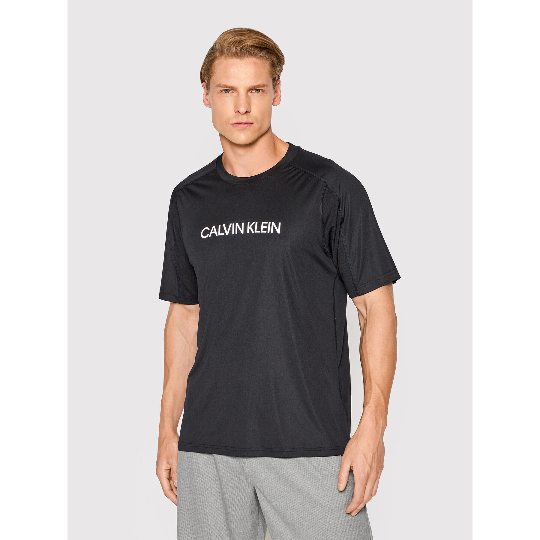 Calvin Klein Performance Тениска от техническо трико 00GMF1K109 Черен Regular Fit - Pepit.bg