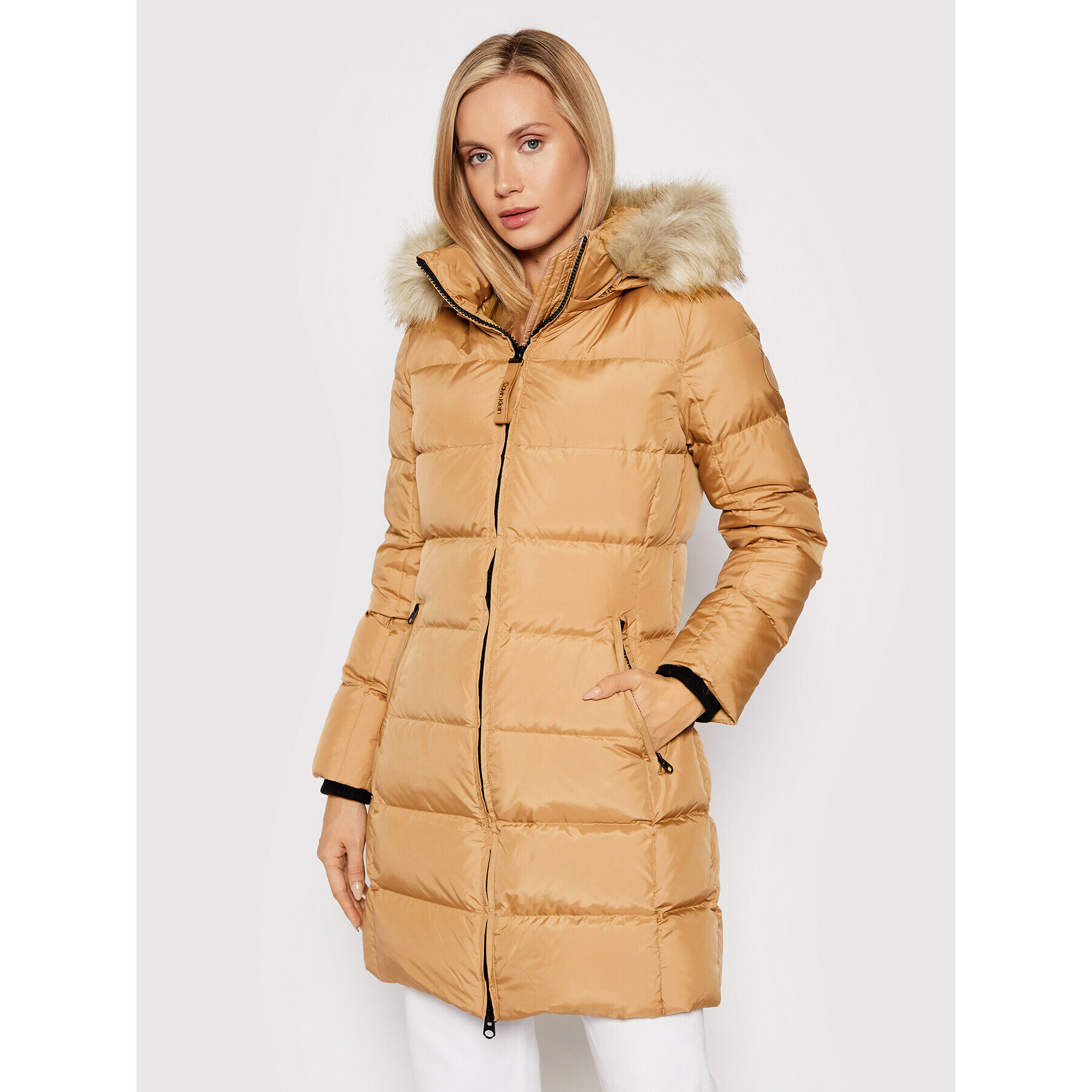 Calvin Klein Пухено яке Essential K20K203127 Кафяв Regular Fit - Pepit.bg