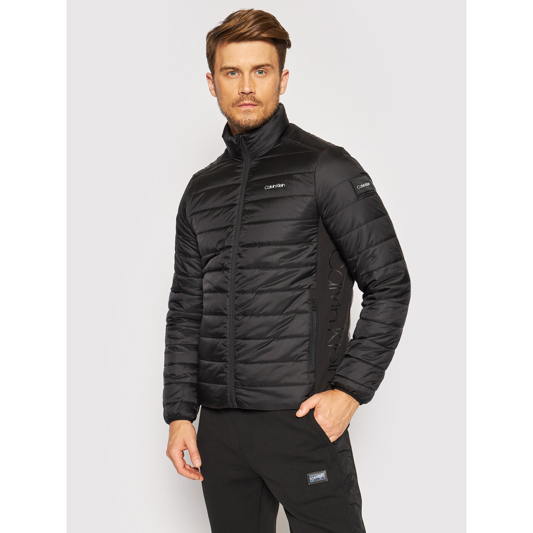 Calvin Klein Пухено яке Essential Side Logo K10K107335 Черен Regular Fit - Pepit.bg