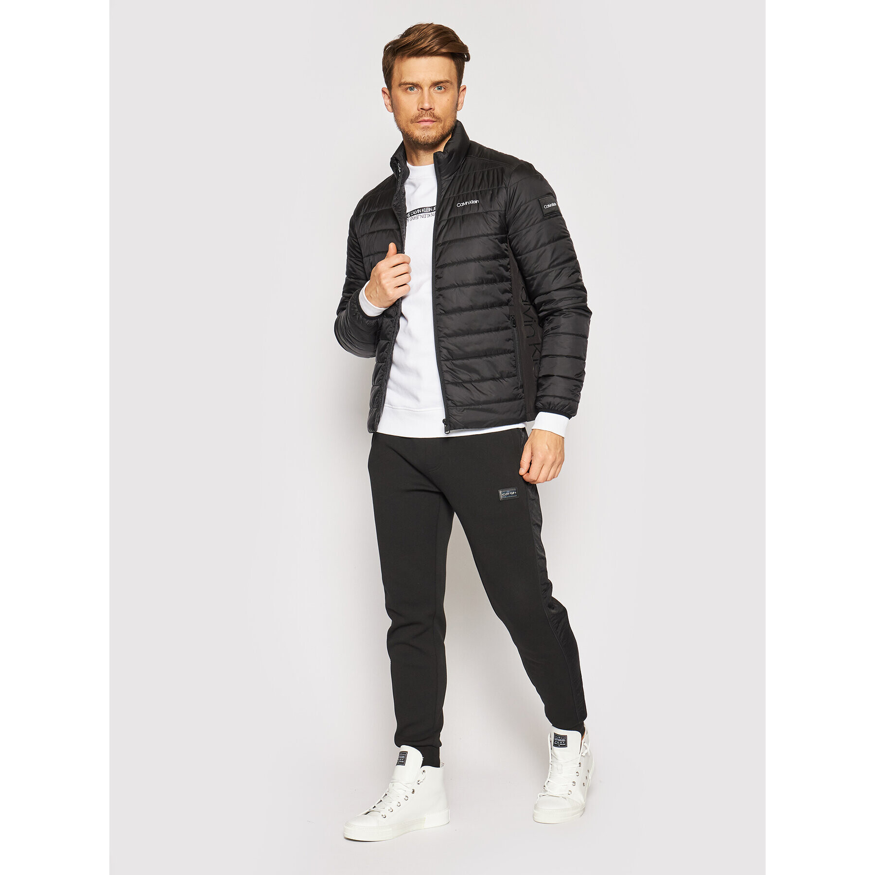 Calvin Klein Пухено яке Essential Side Logo K10K107335 Черен Regular Fit - Pepit.bg