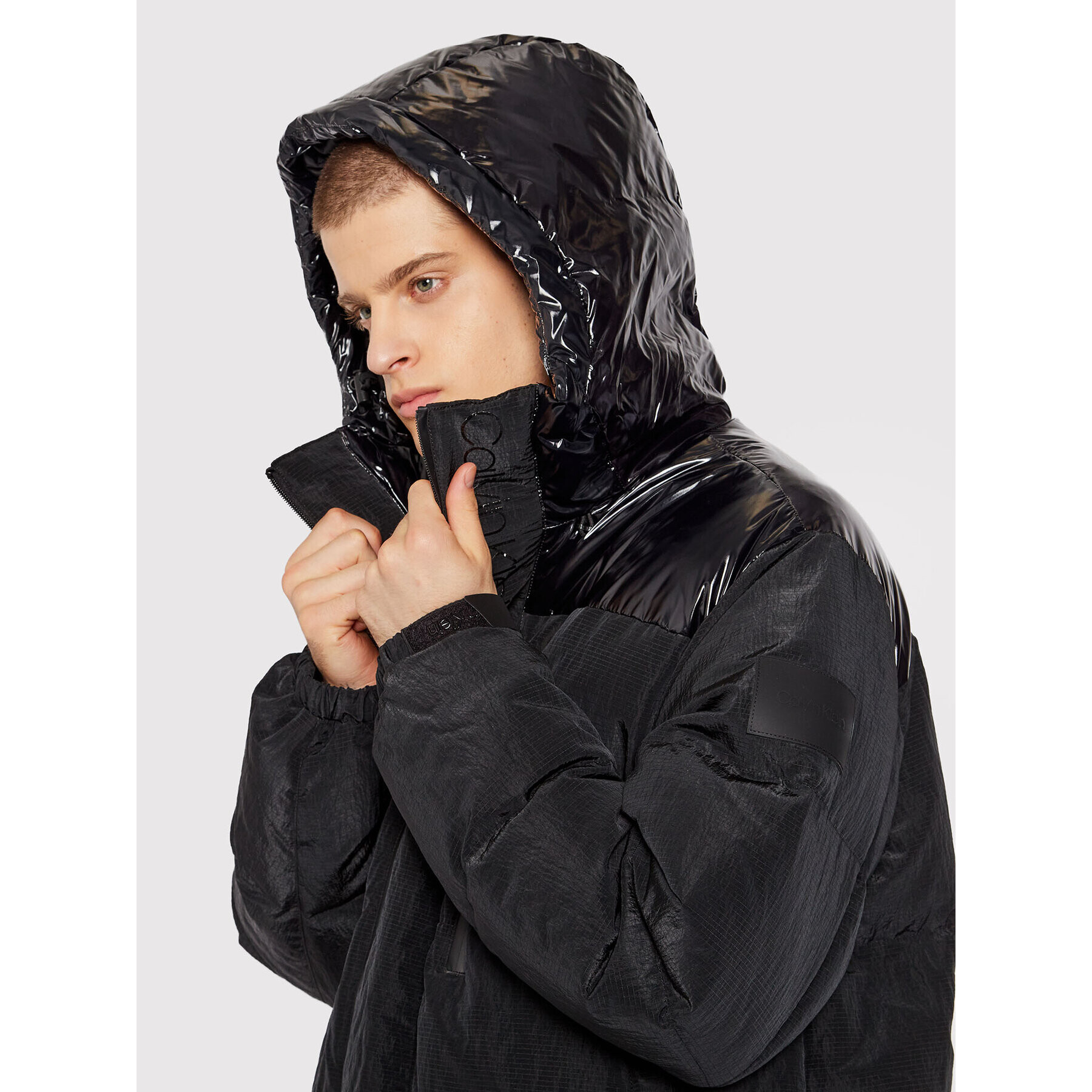 Calvin Klein Пухено яке High Shine K10K107931 Черен Regular Fit - Pepit.bg