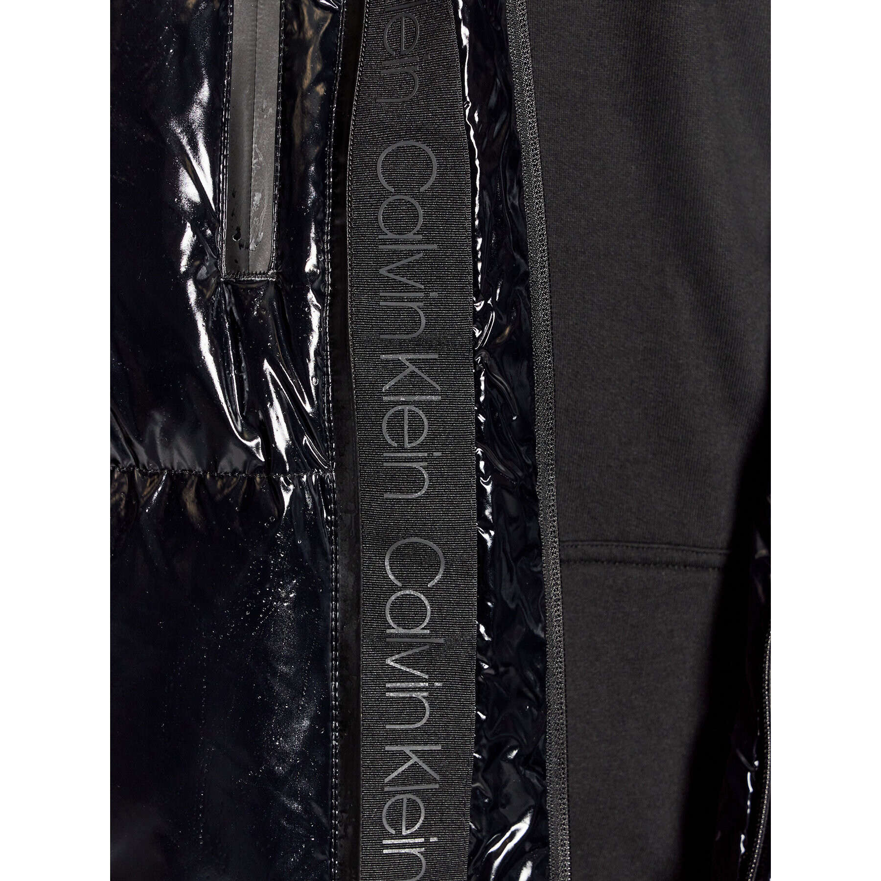 Calvin Klein Пухено яке K10K108228 Черен Regular Fit - Pepit.bg