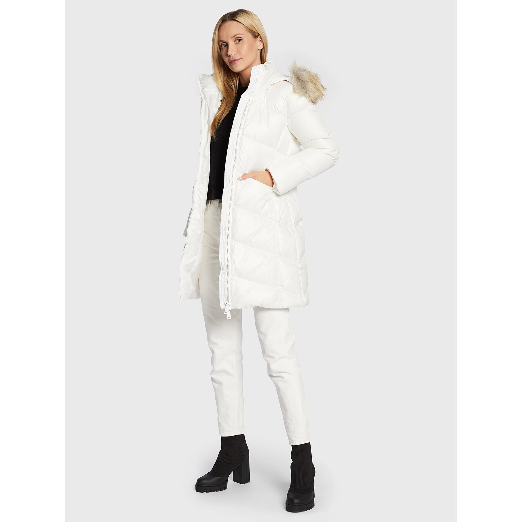 Calvin Klein Пухено яке K20K204953 Бял Regular Fit - Pepit.bg