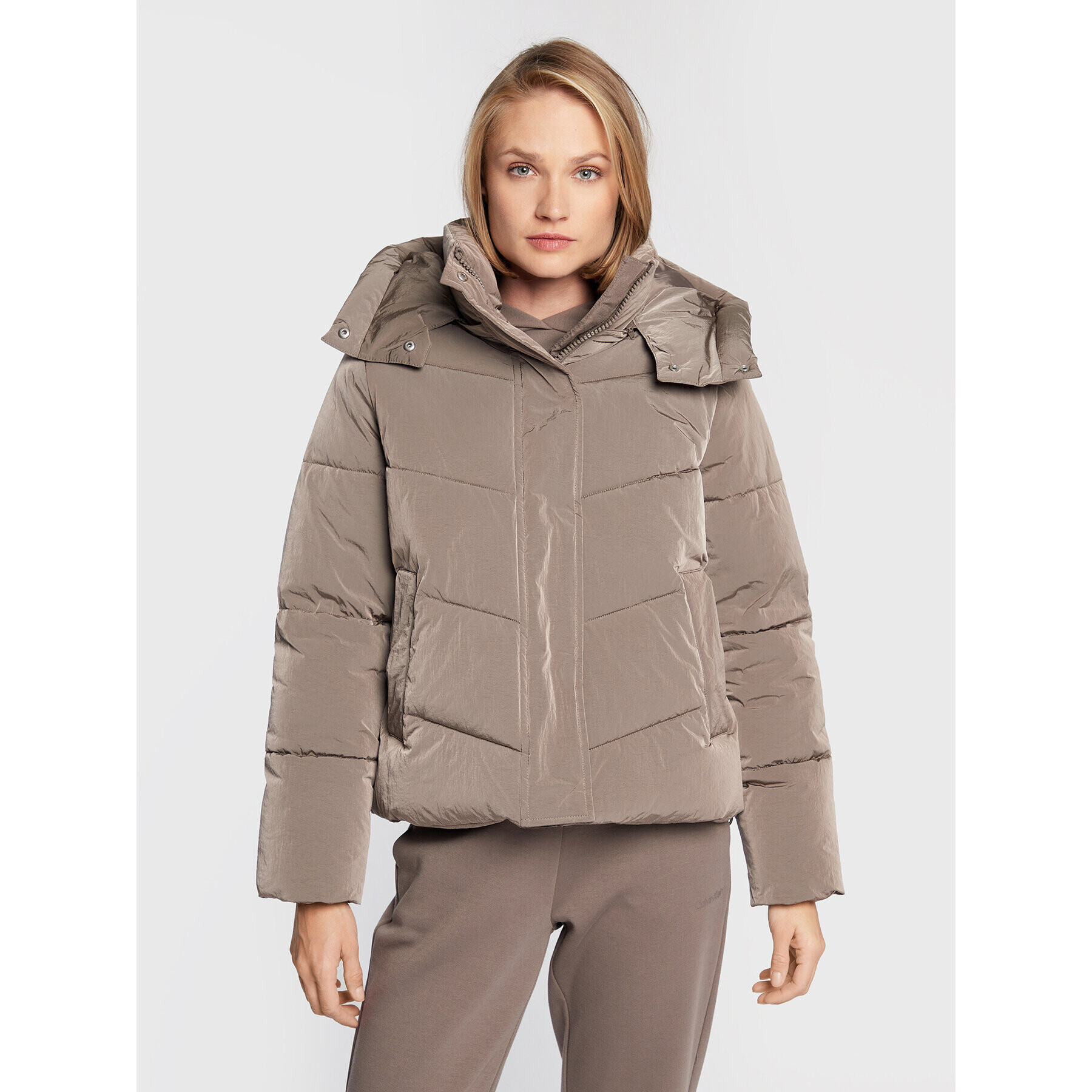 Calvin Klein Пухено яке Modern Padded K20K204693 Бежов Regular Fit - Pepit.bg