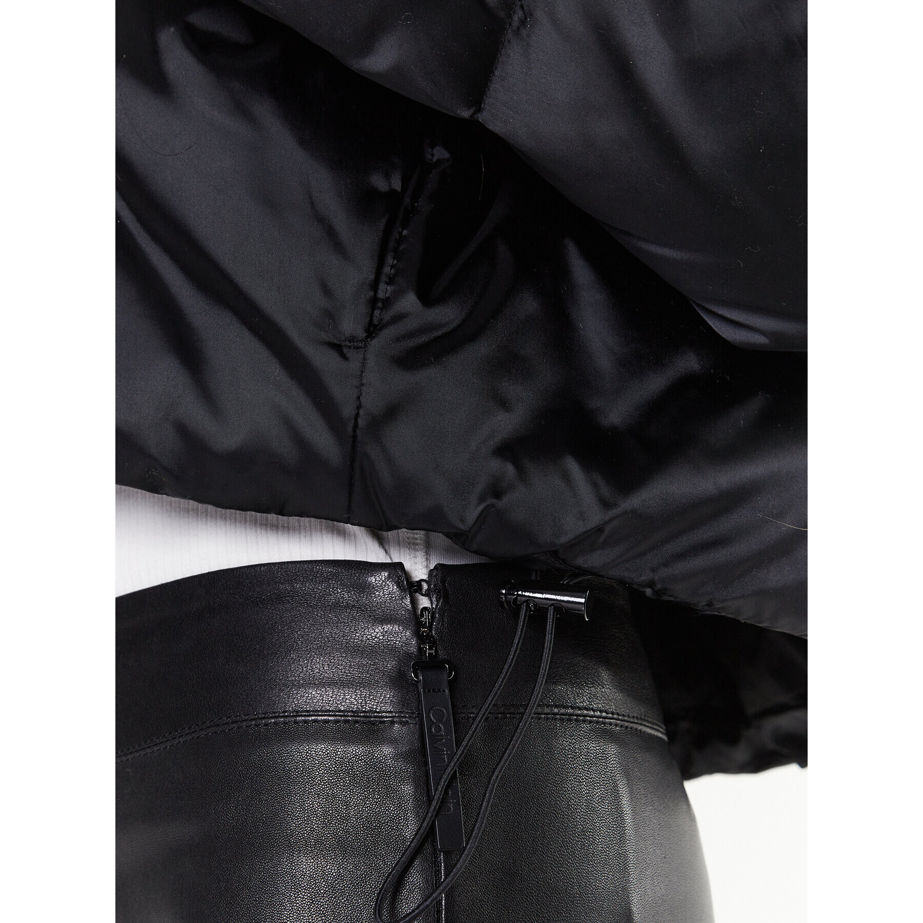 Calvin Klein Пухено яке Shine K20K205007 Черен Regular Fit - Pepit.bg