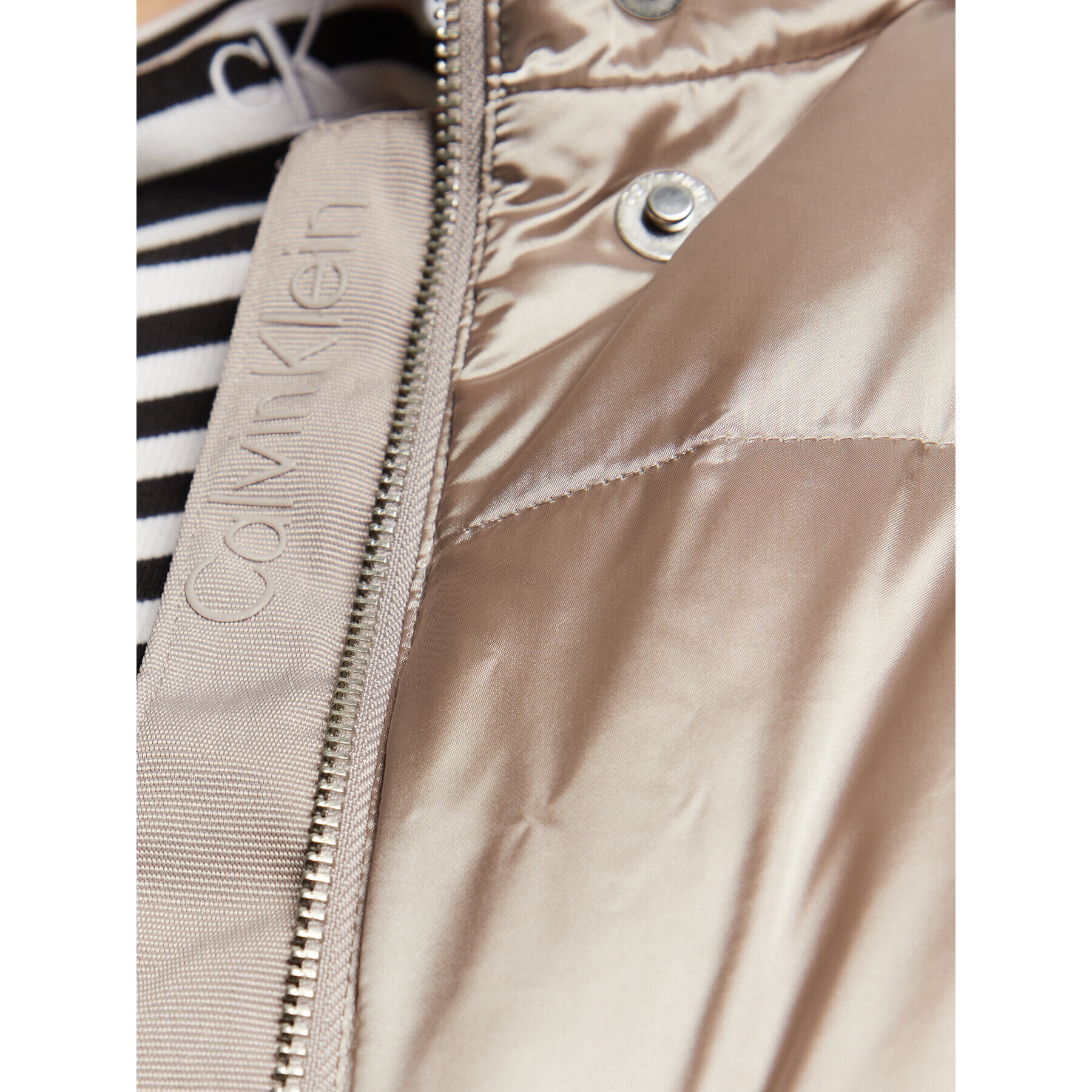 Calvin Klein Пухено яке Shine K20K205007 Бежов Regular Fit - Pepit.bg
